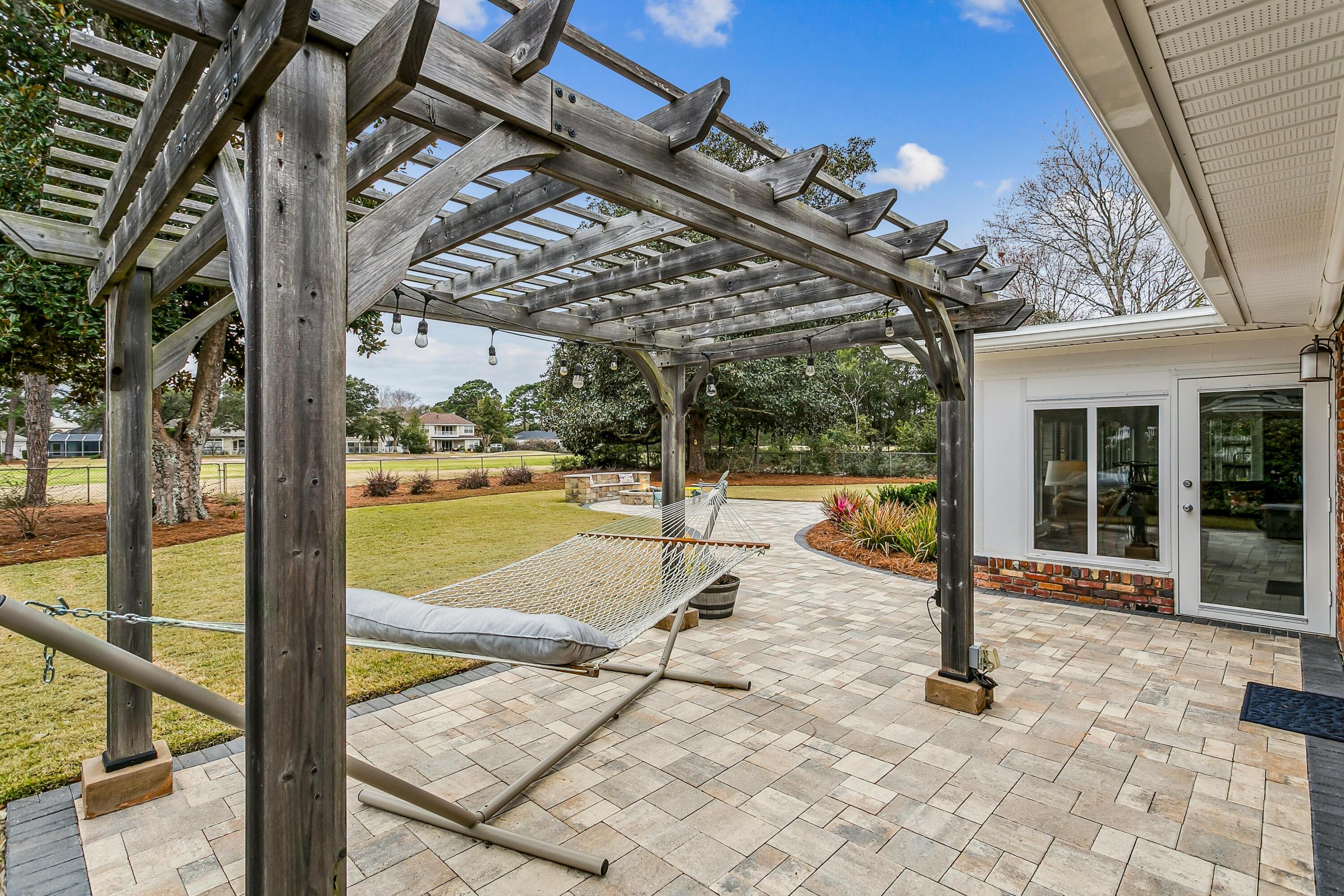 LAKE LORRAINE ESTATES - Residential