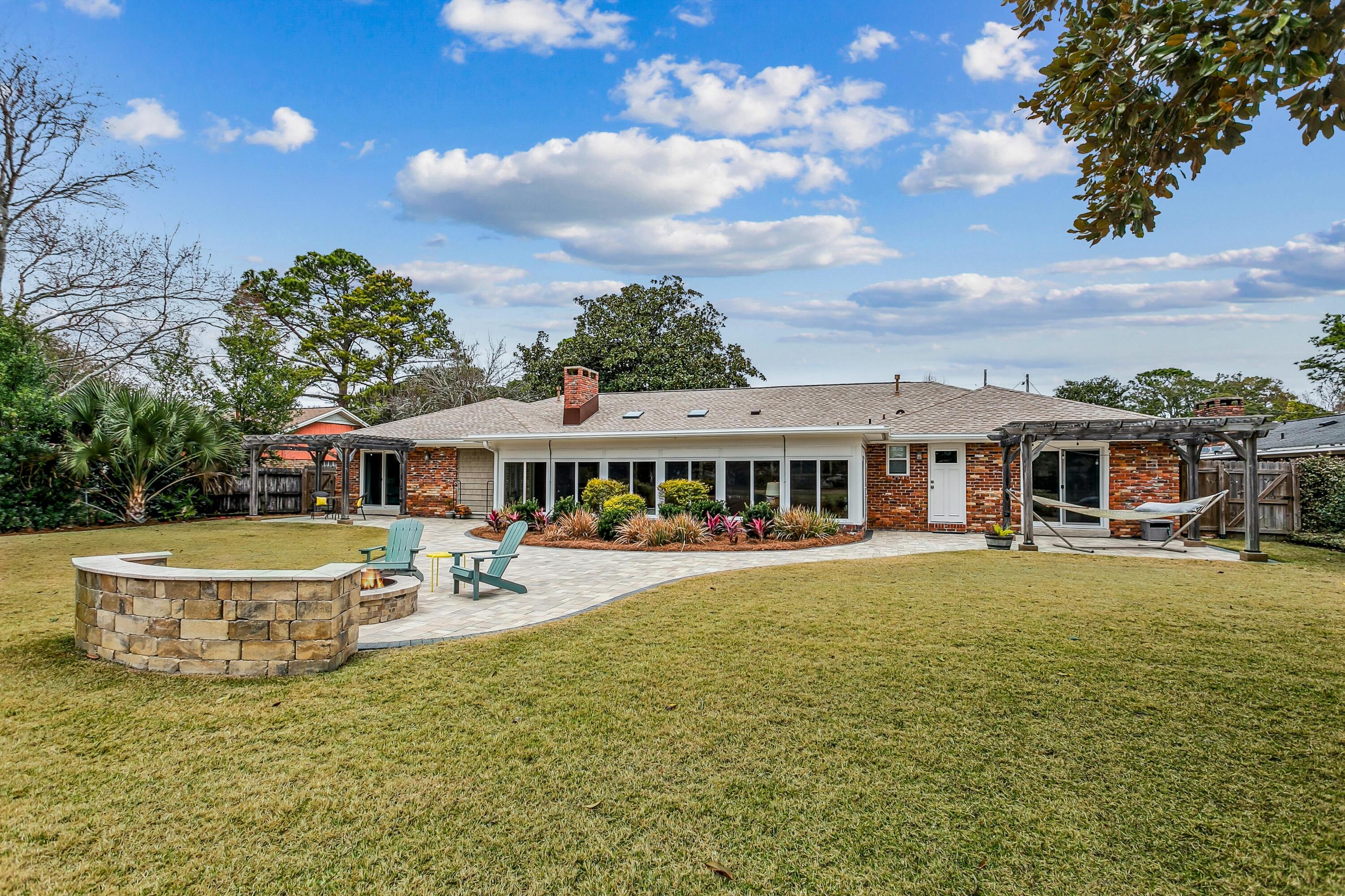 LAKE LORRAINE ESTATES - Residential