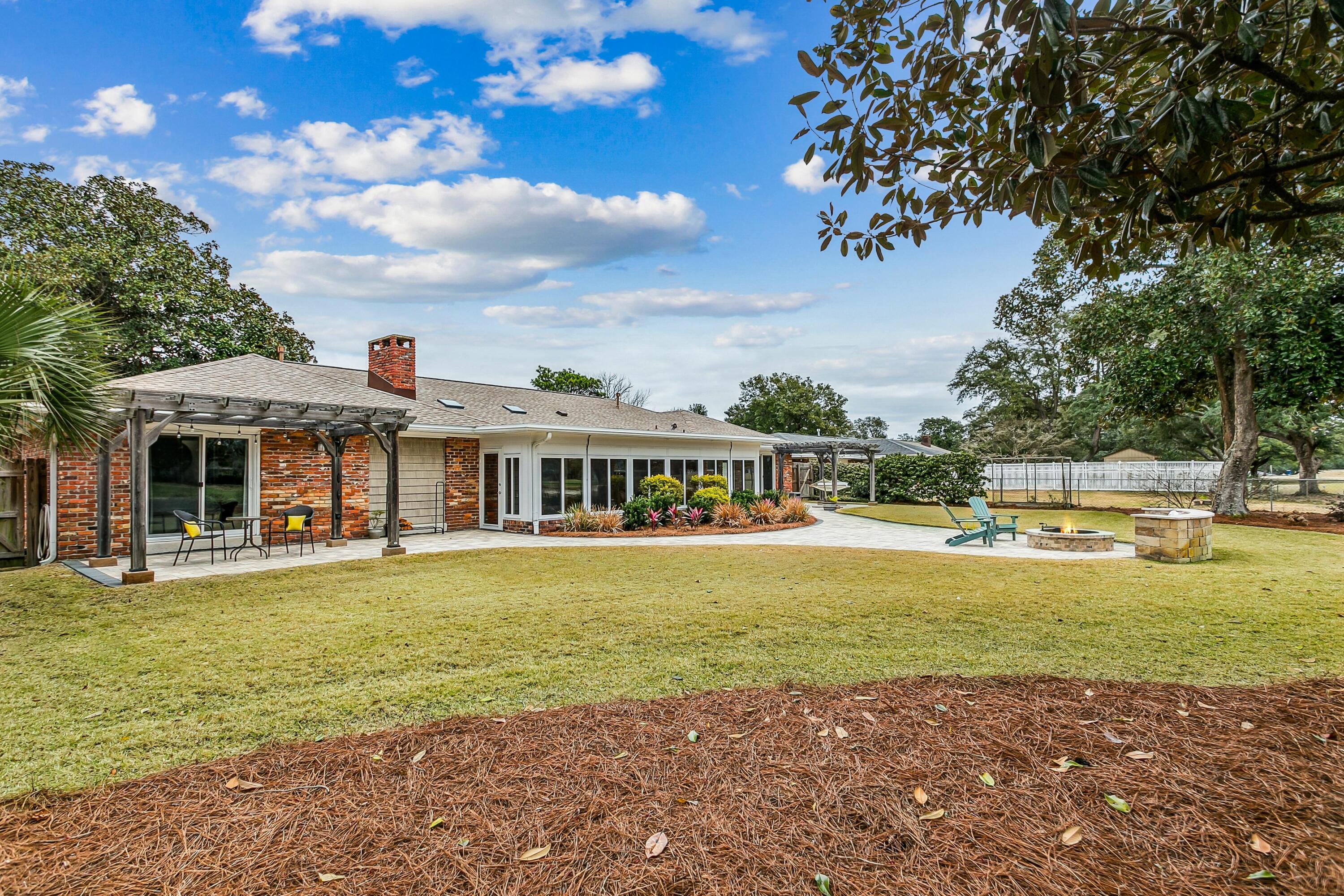 LAKE LORRAINE ESTATES - Residential