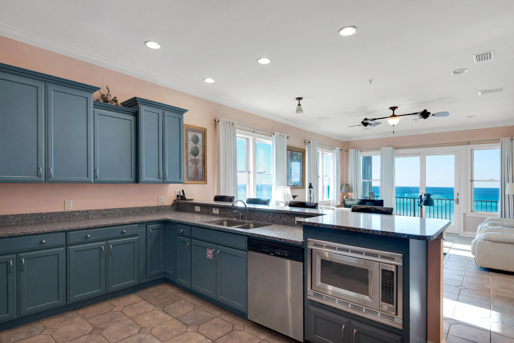 JOURNEYS END CONDO - Residential
