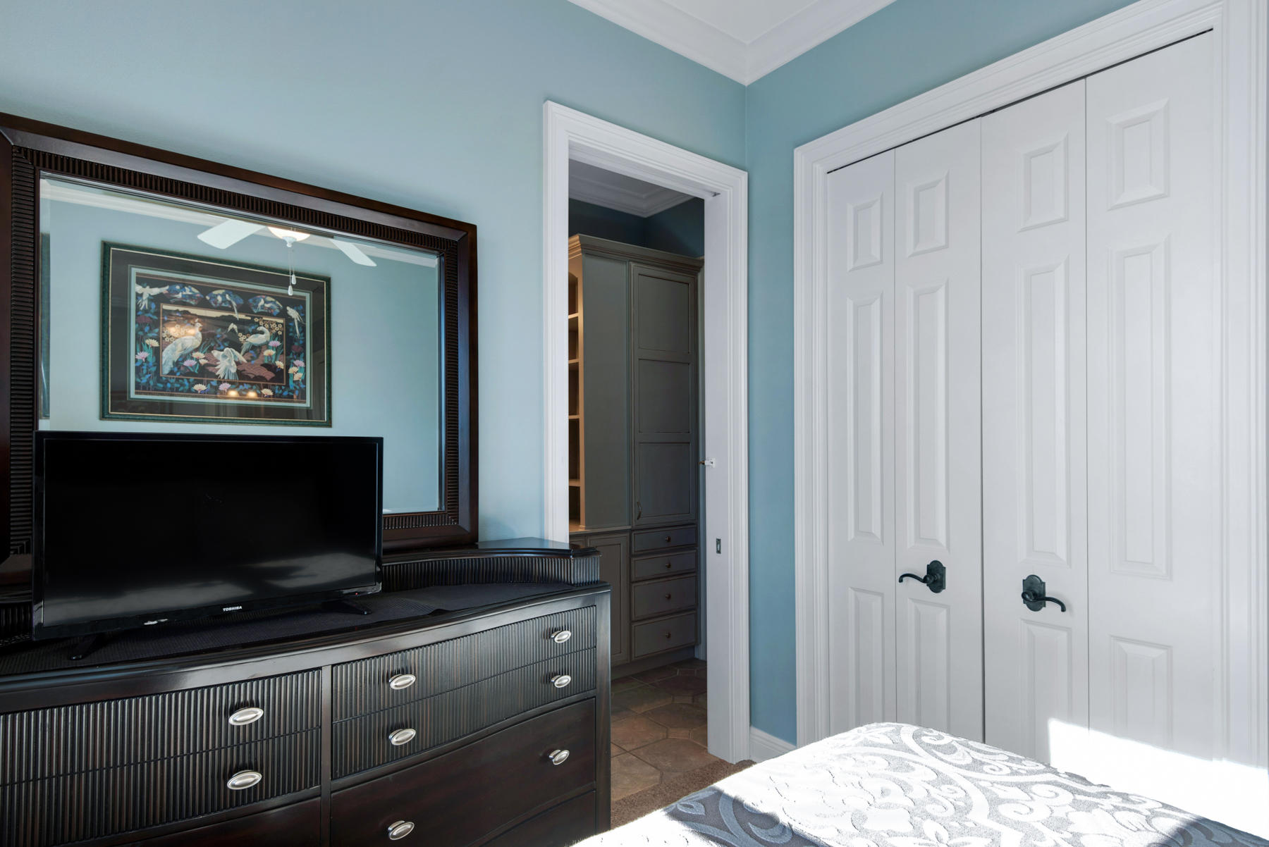 JOURNEYS END CONDO - Residential