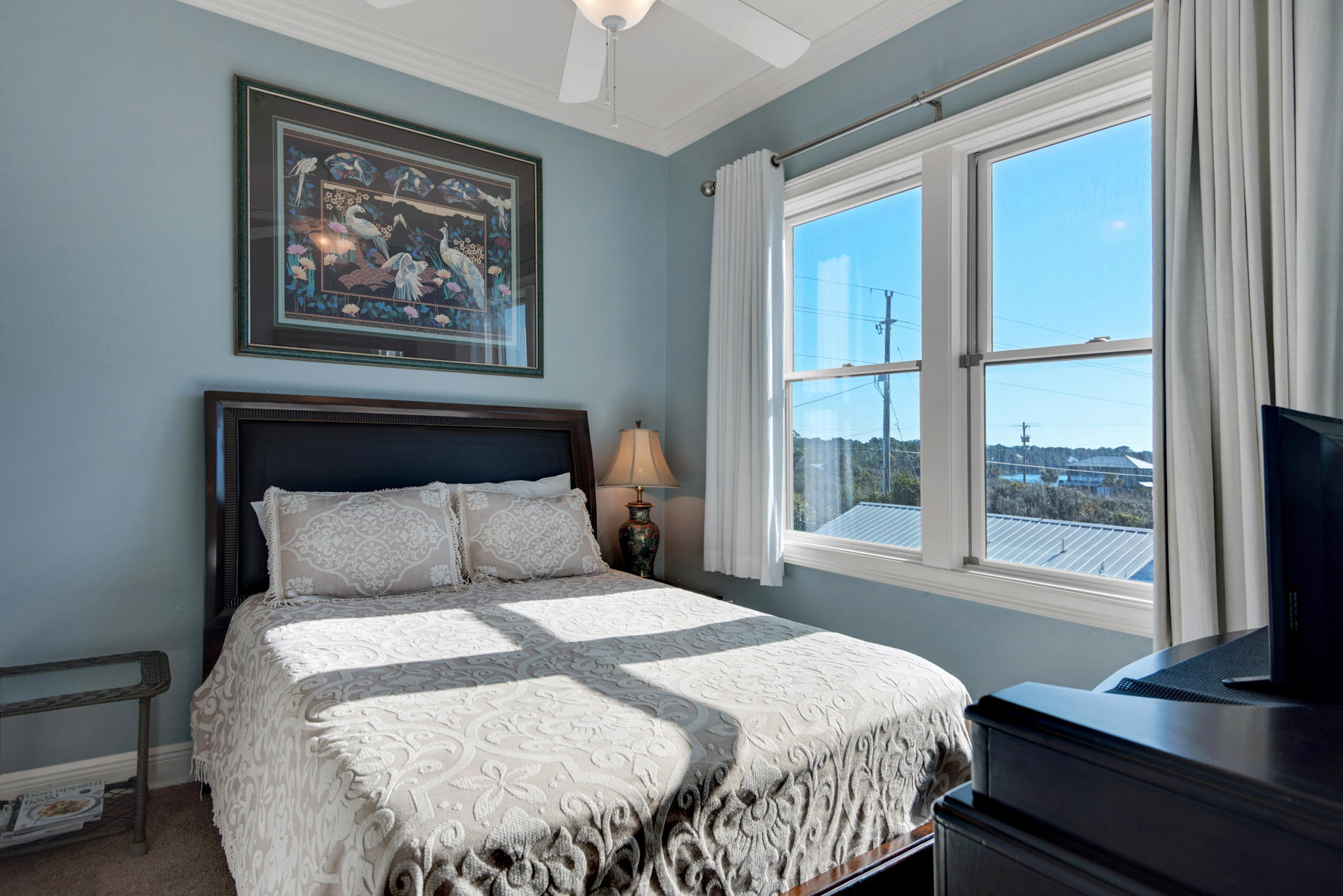 JOURNEYS END CONDO - Residential