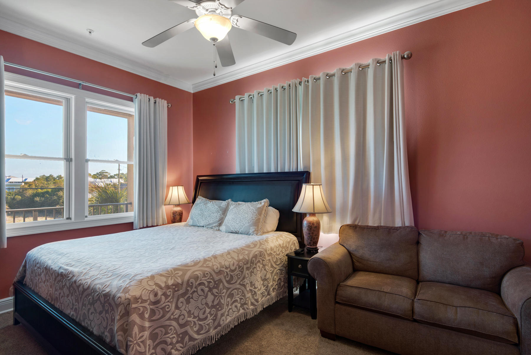 JOURNEYS END CONDO - Residential