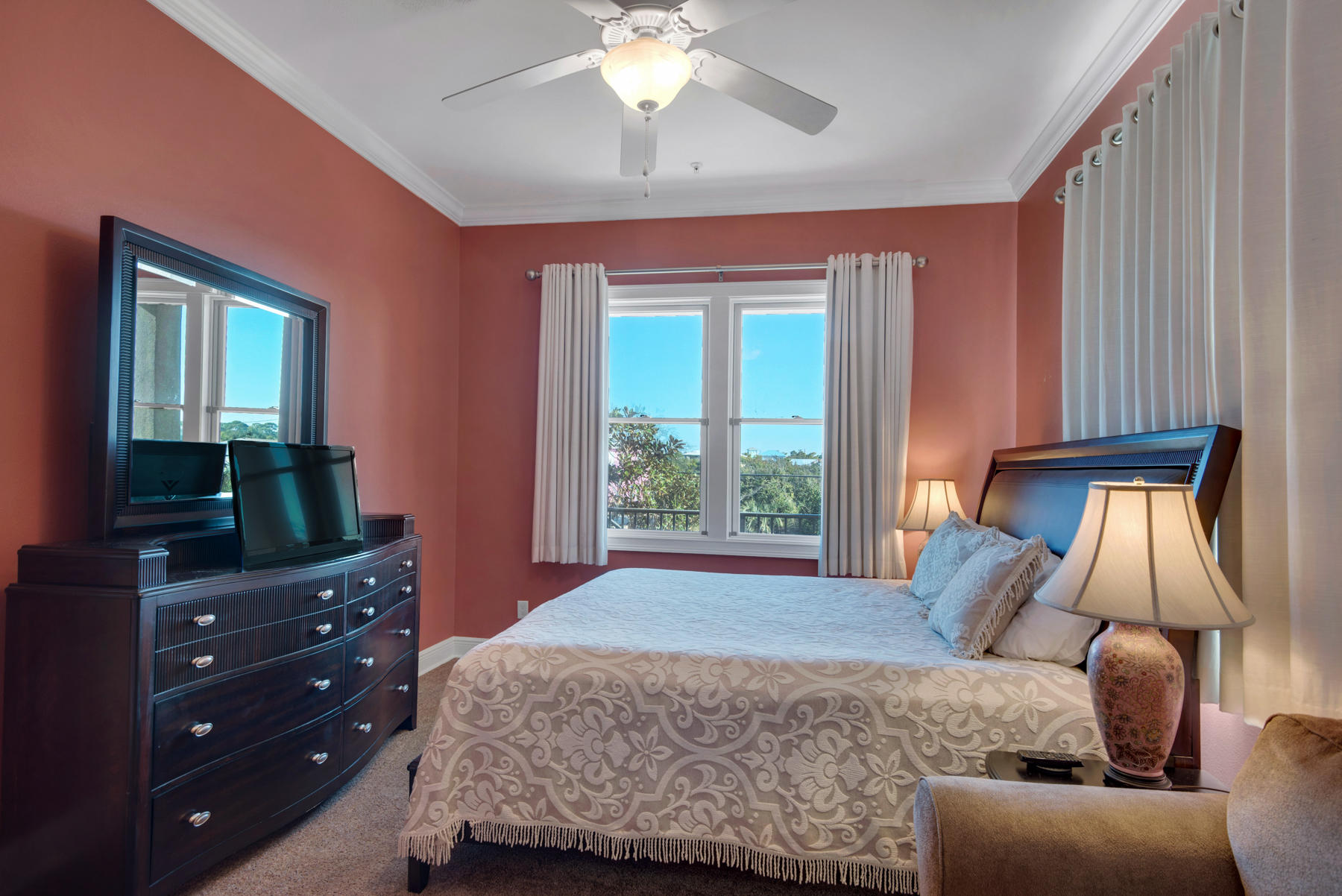 JOURNEYS END CONDO - Residential