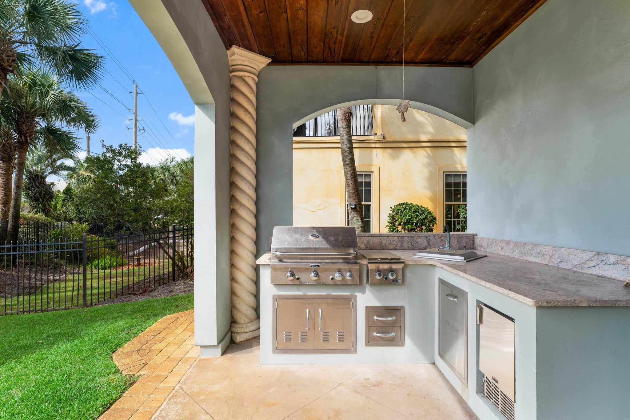 SAINT TROPEZ - Residential