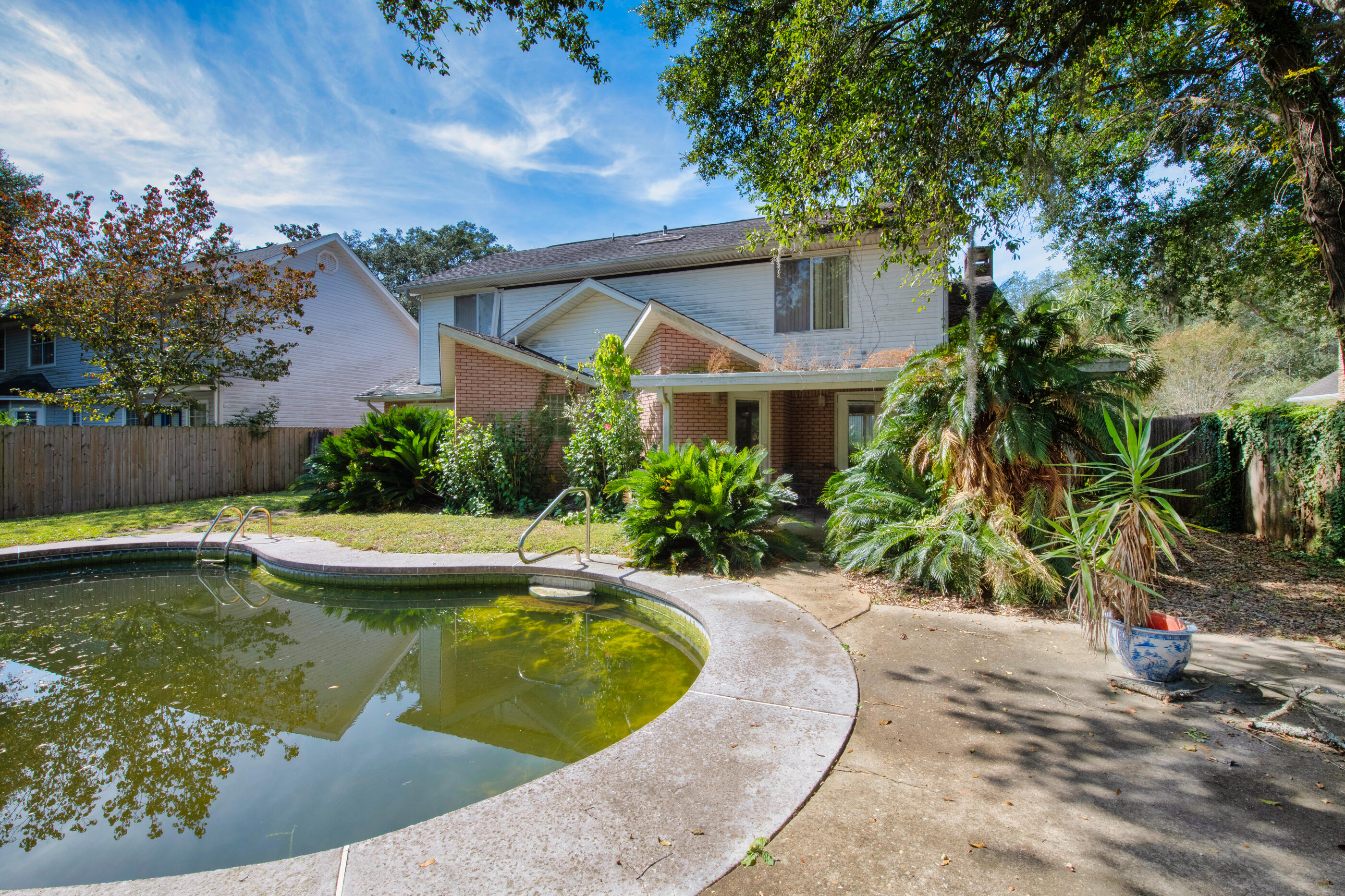 PALM SHORES - Residential