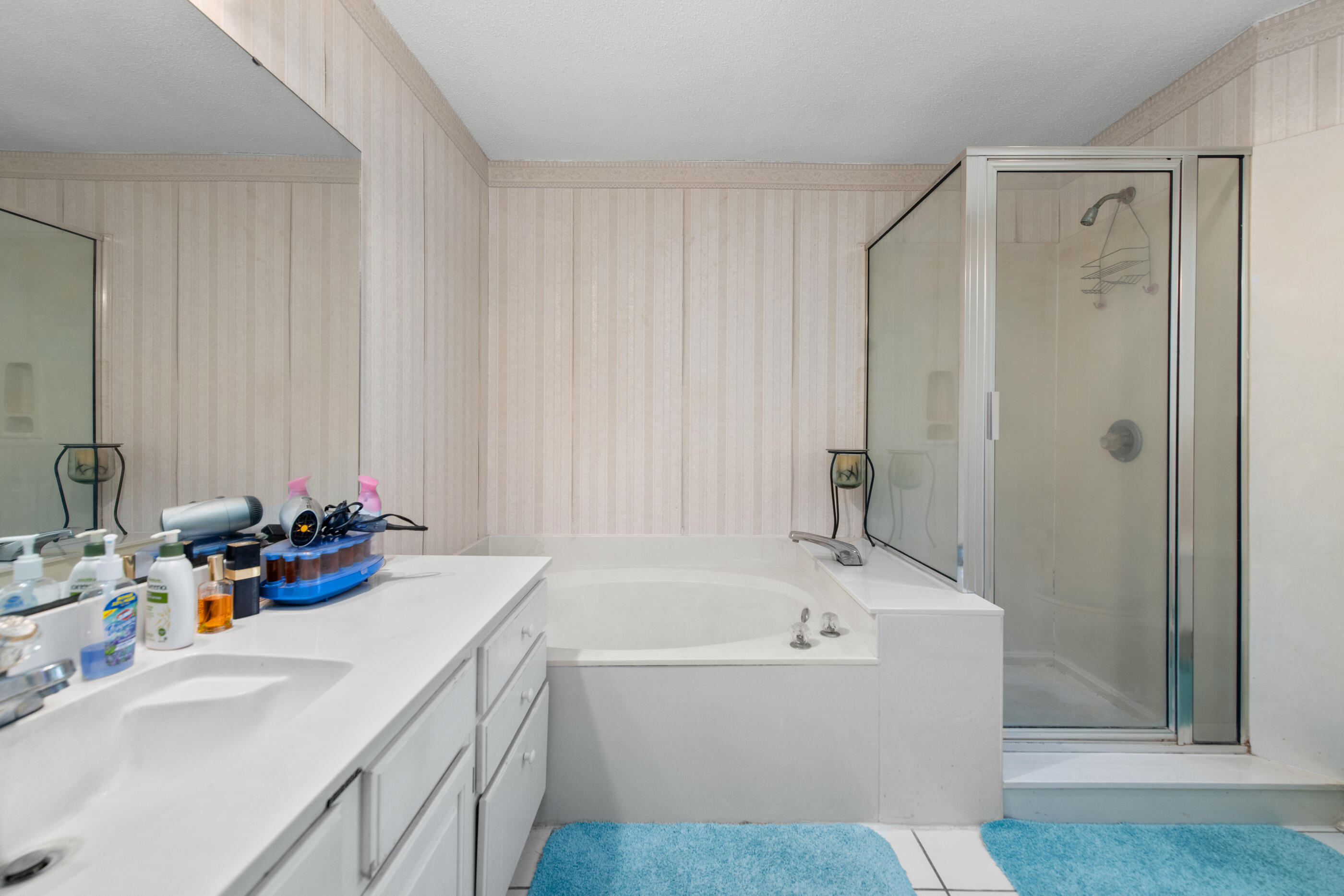 PALM SHORES - Residential