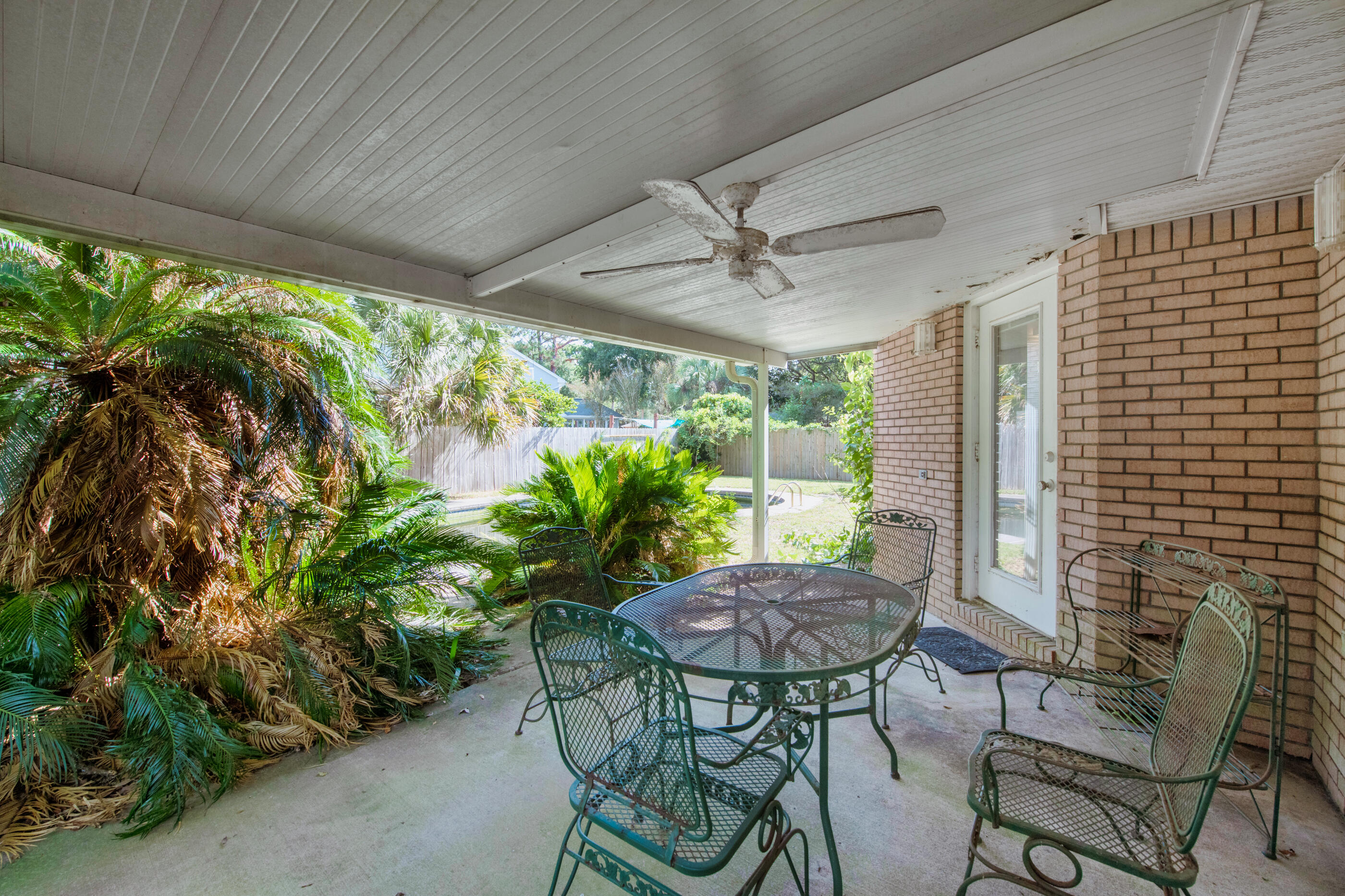 PALM SHORES - Residential
