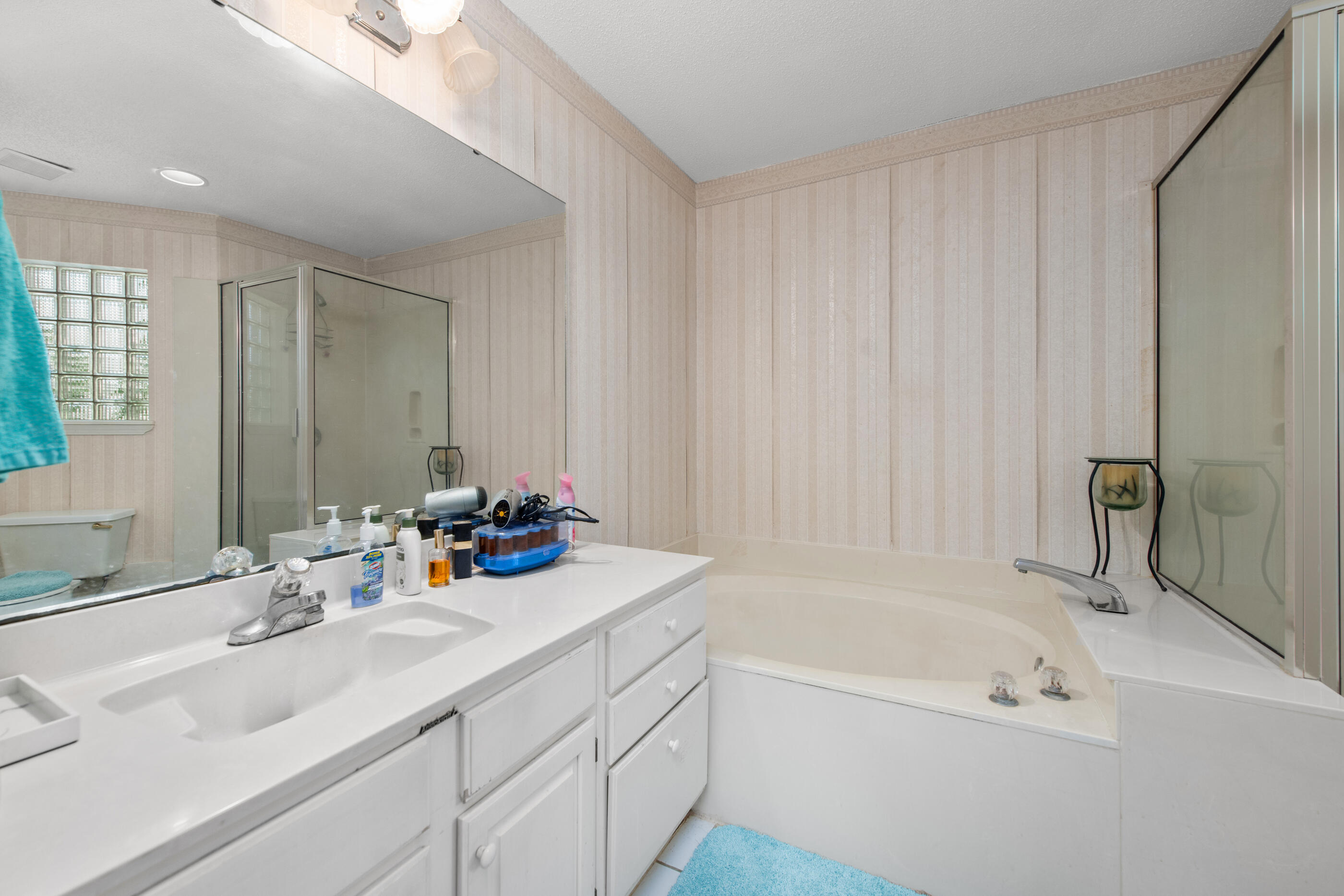 PALM SHORES - Residential