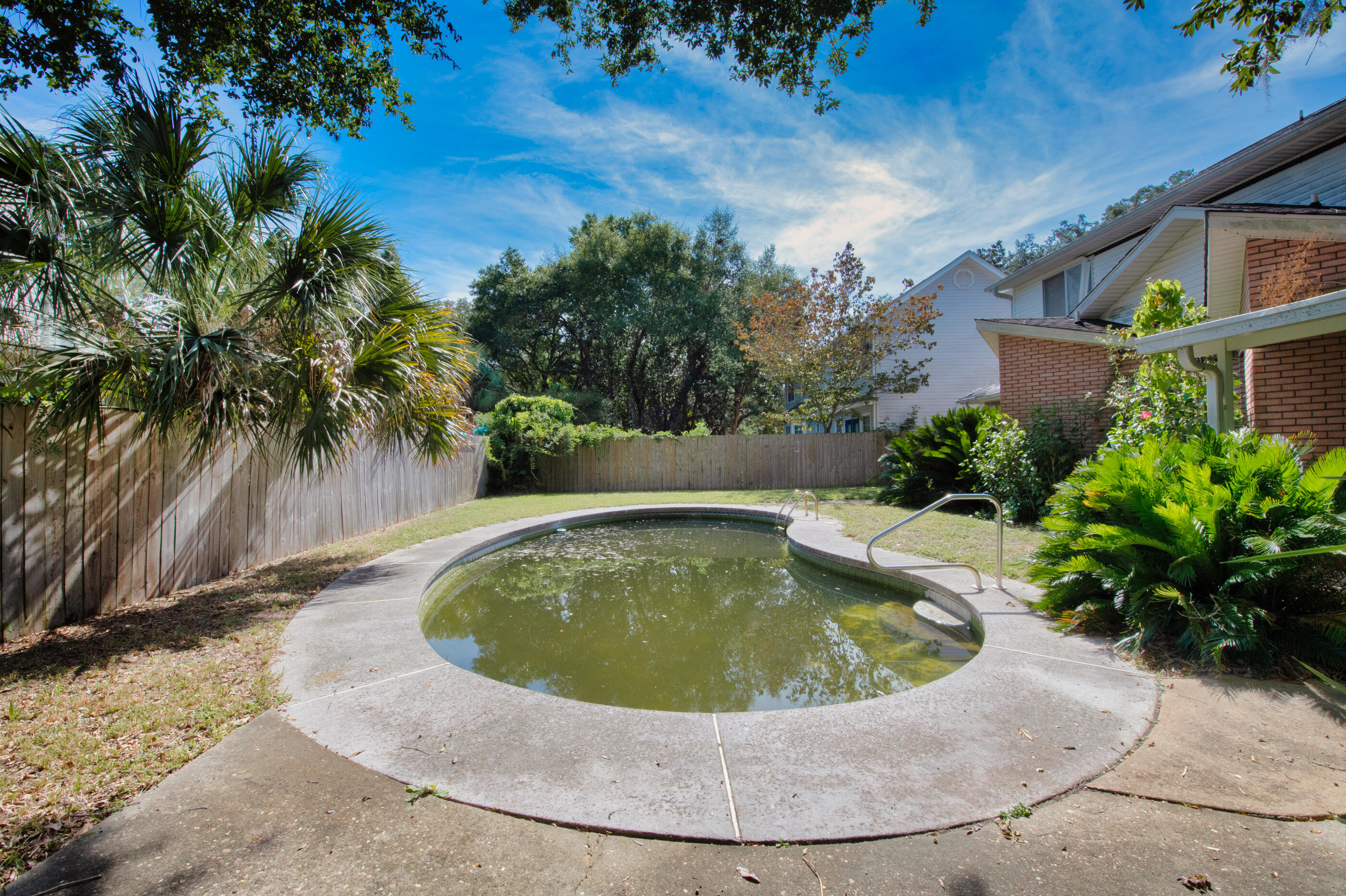 PALM SHORES - Residential