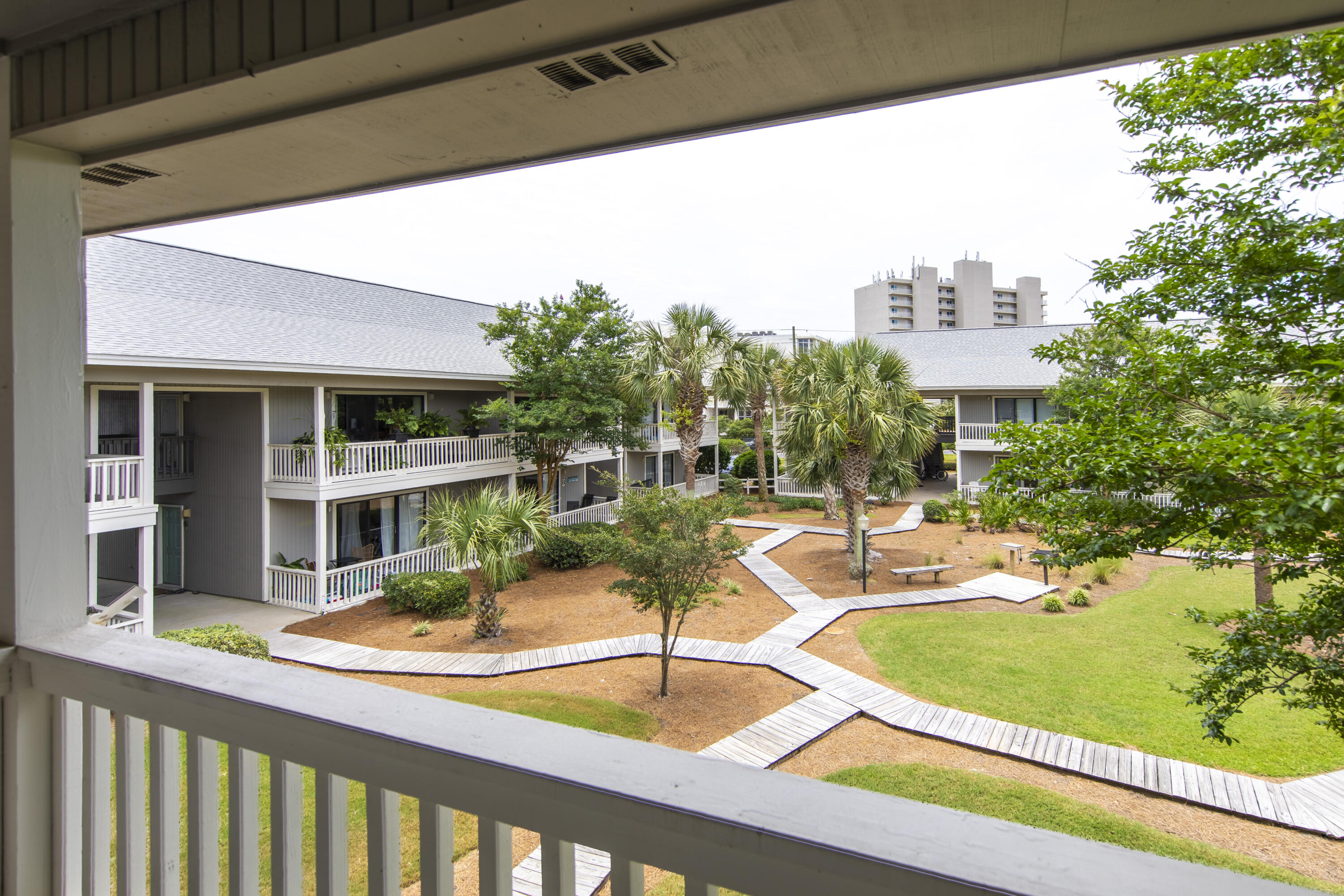 BEACHWOOD VILLAS CONDO - Residential