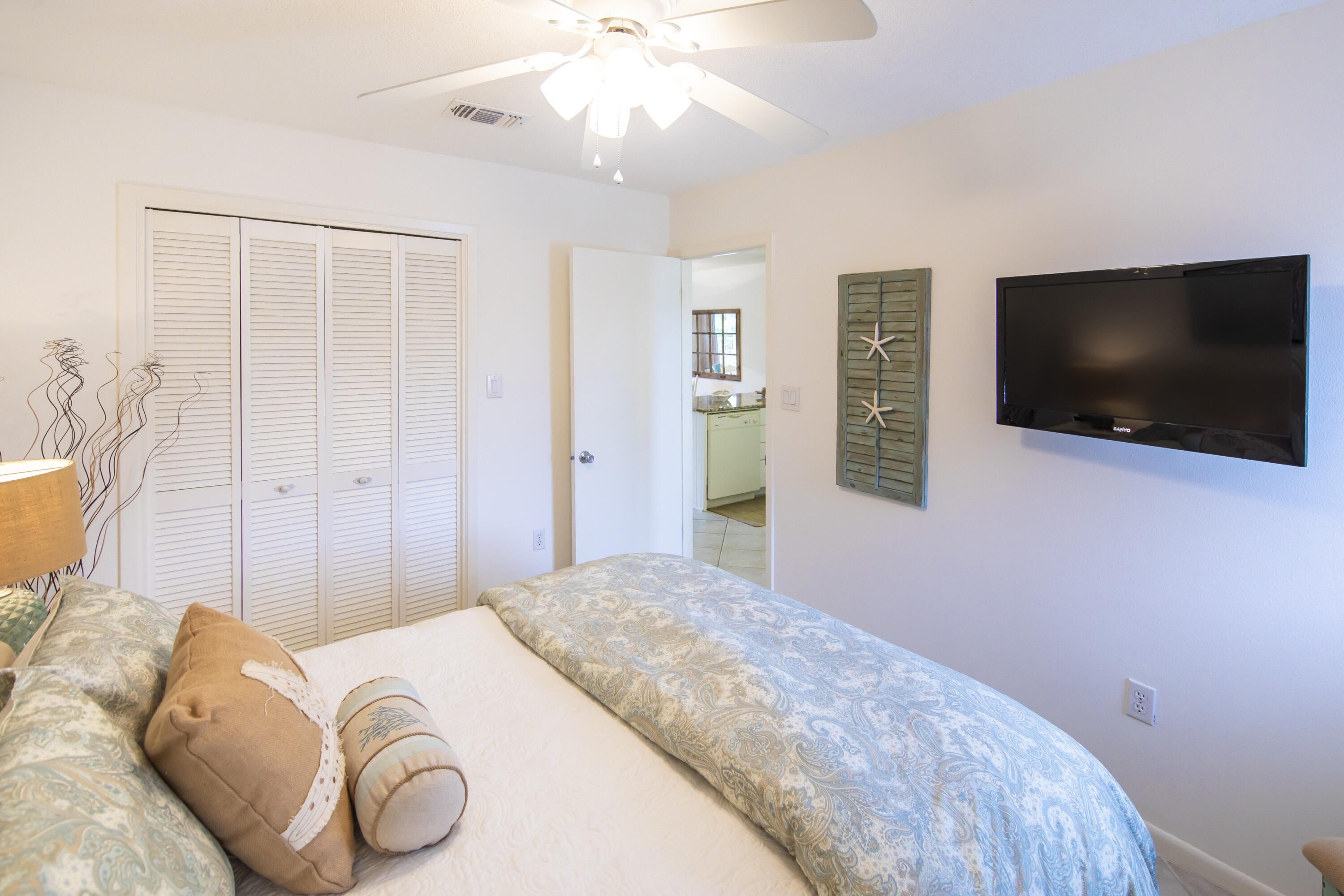 BEACHWOOD VILLAS CONDO - Residential