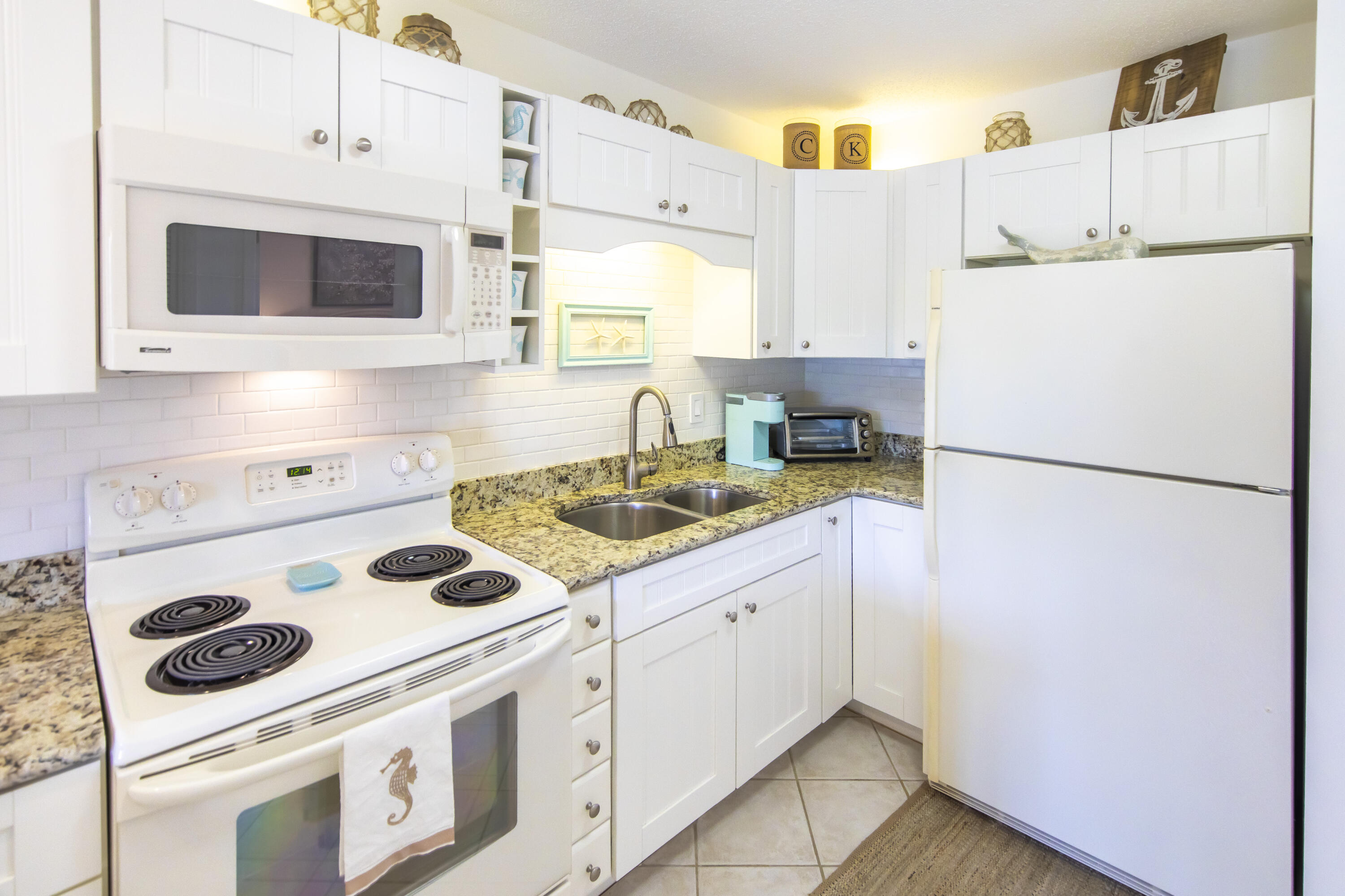 BEACHWOOD VILLAS CONDO - Residential