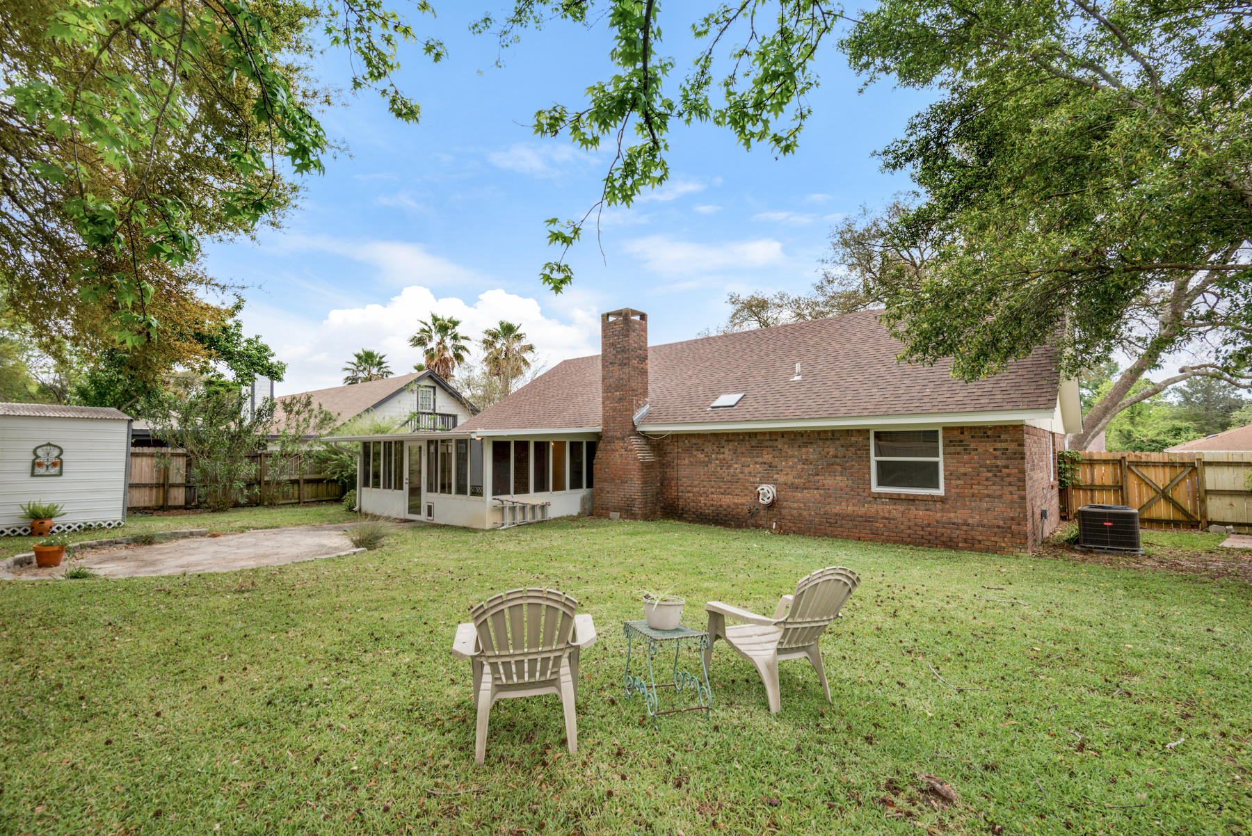 TANGLEWOOD S/D 1ST ADDN - Residential Lease