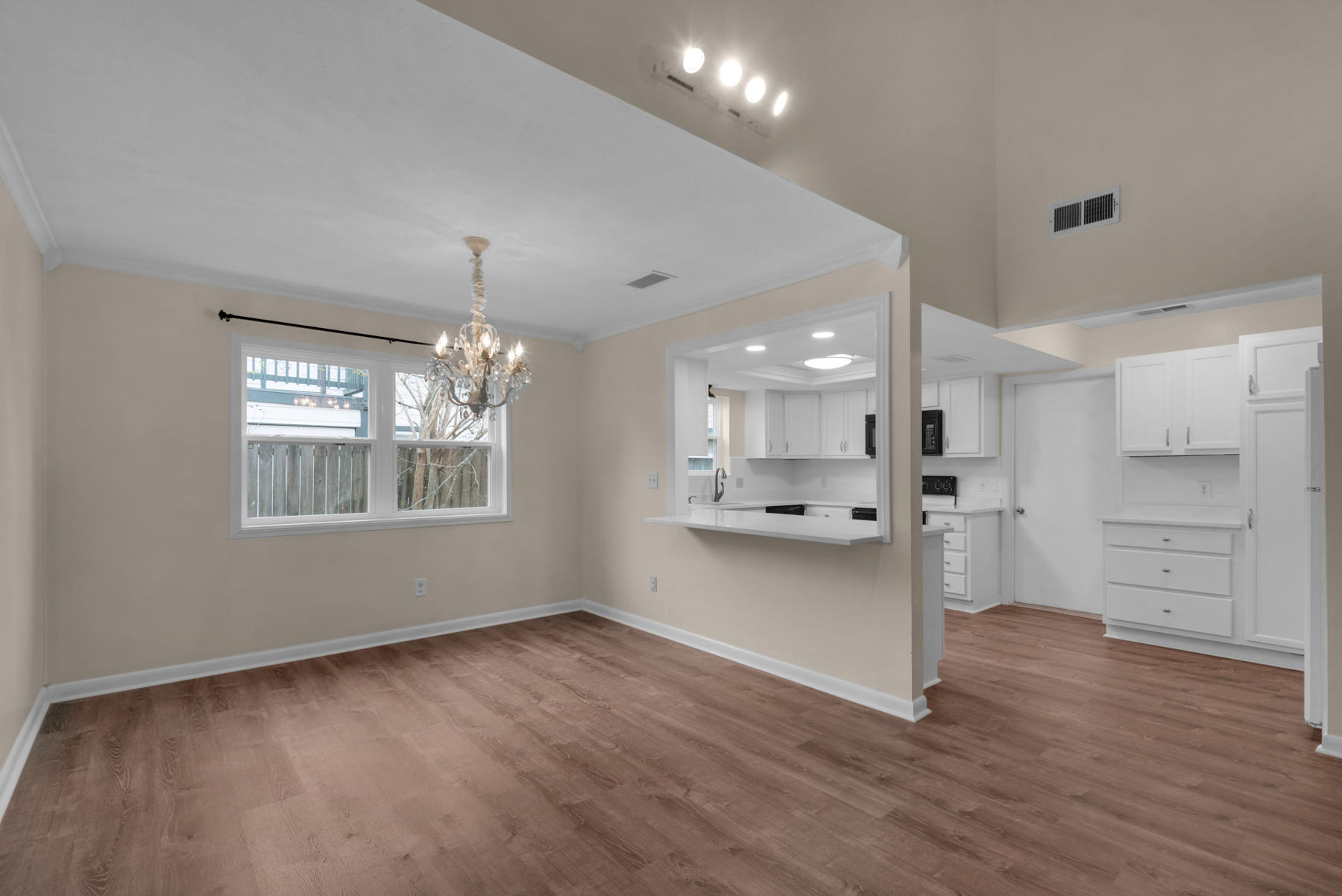 TANGLEWOOD S/D 1ST ADDN - Residential Lease