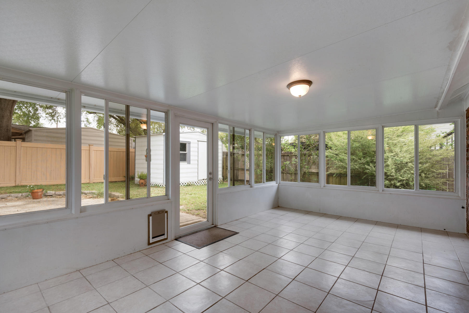 TANGLEWOOD S/D 1ST ADDN - Residential Lease