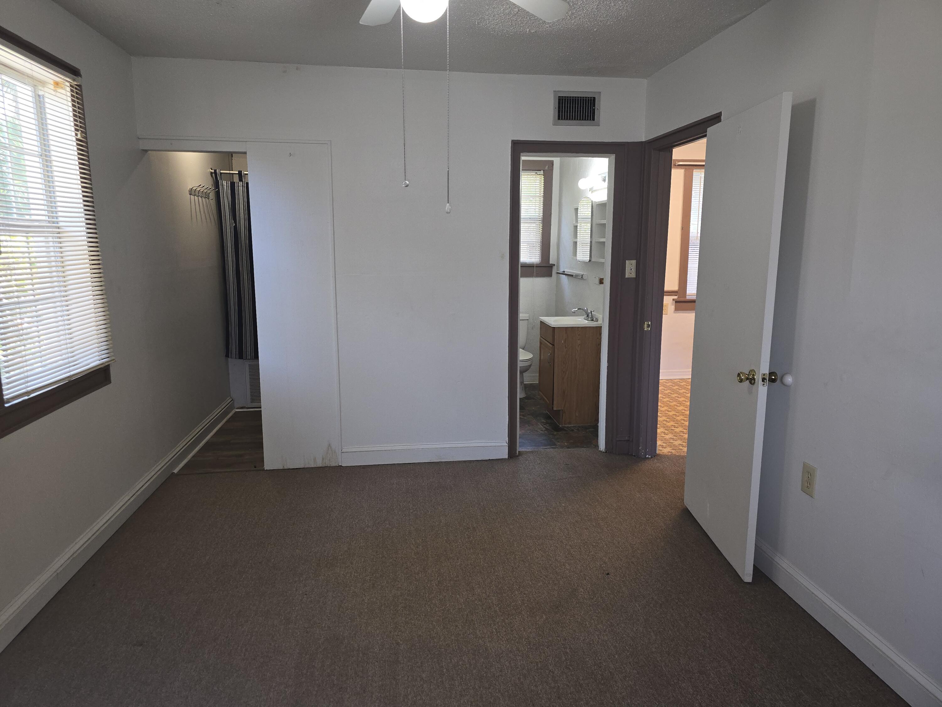 EDGEWATER APT - Residential Lease