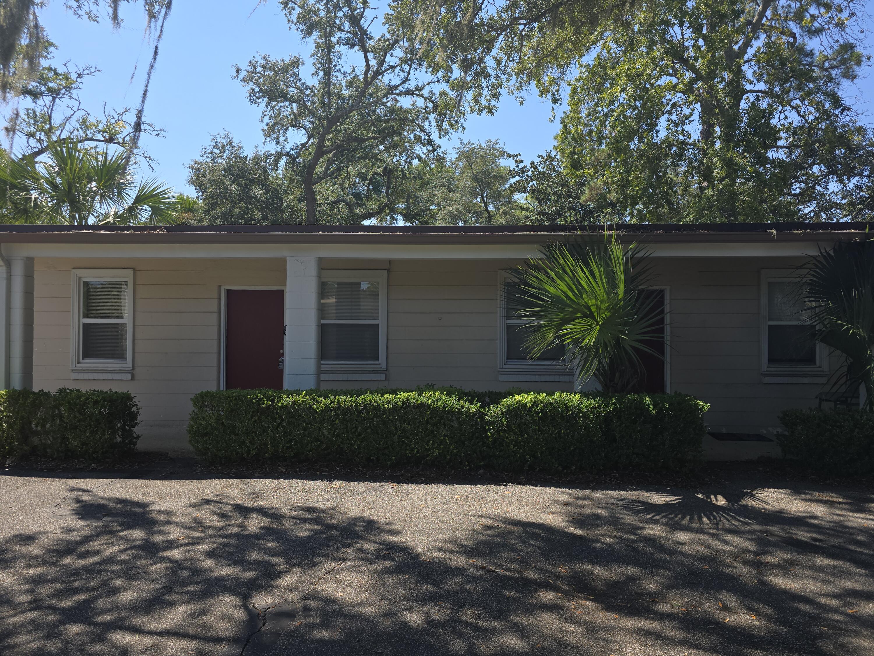 EDGEWATER APT - Residential Lease