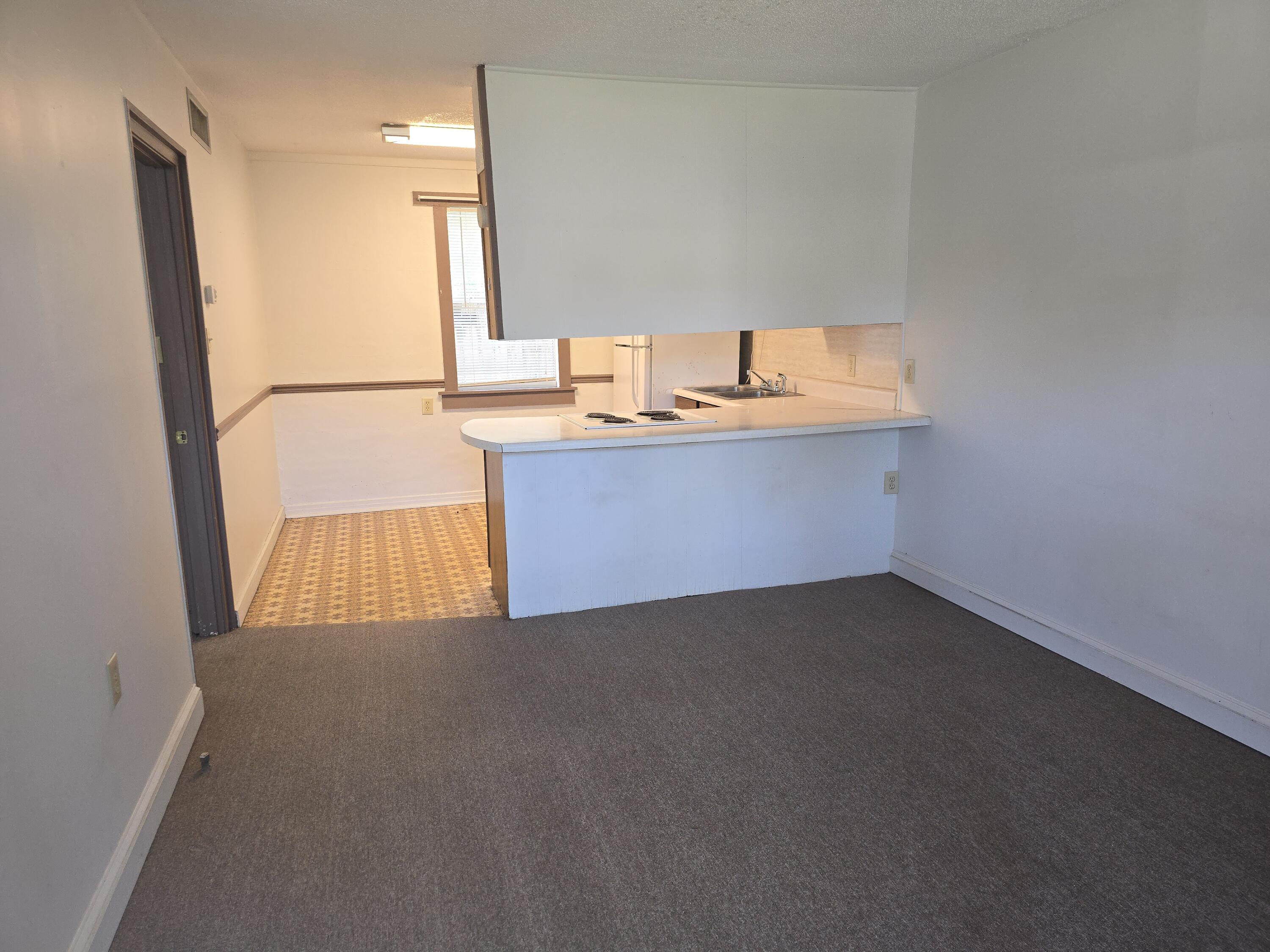 EDGEWATER APT - Residential Lease