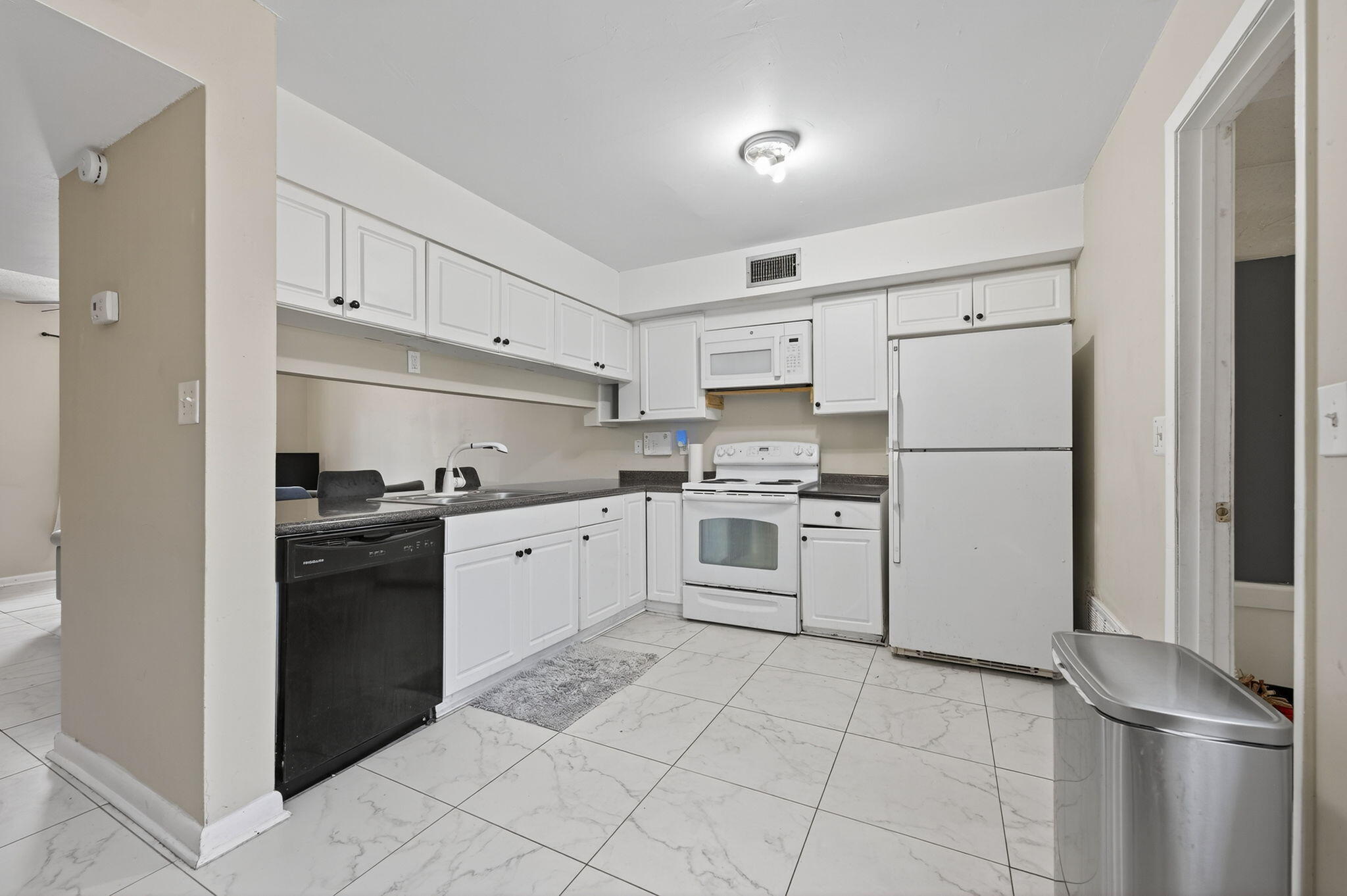 VIKING MANOR PH 1 - Residential