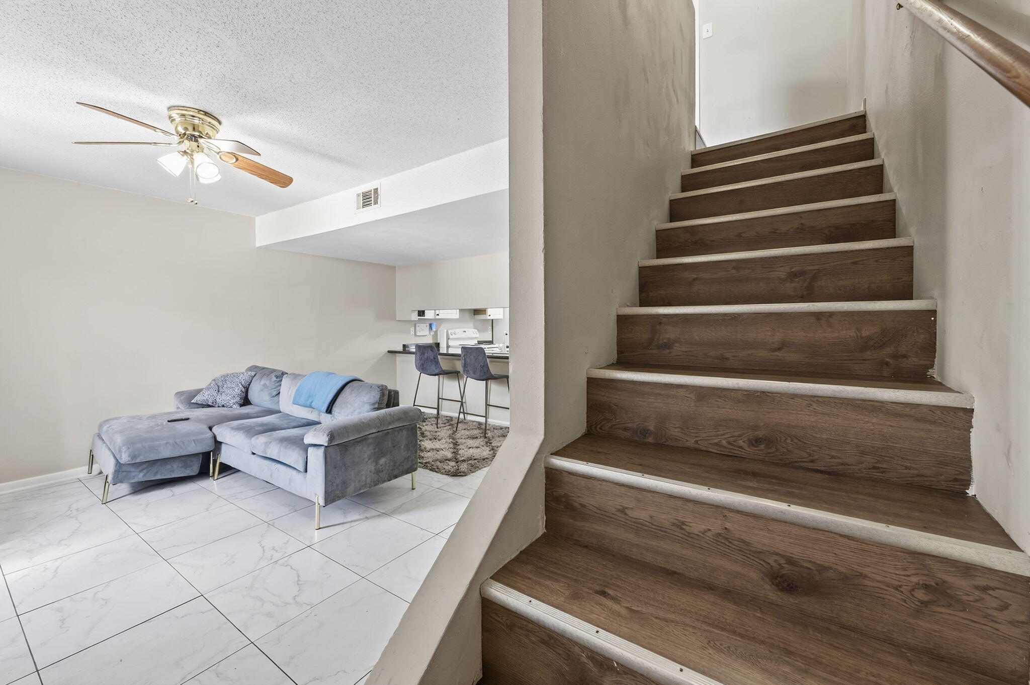 VIKING MANOR PH 1 - Residential