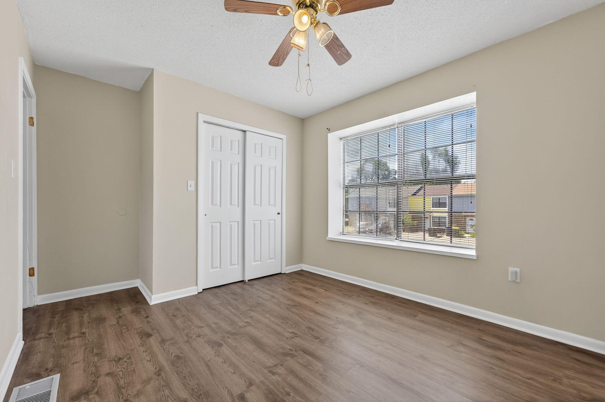 VIKING MANOR PH 1 - Residential