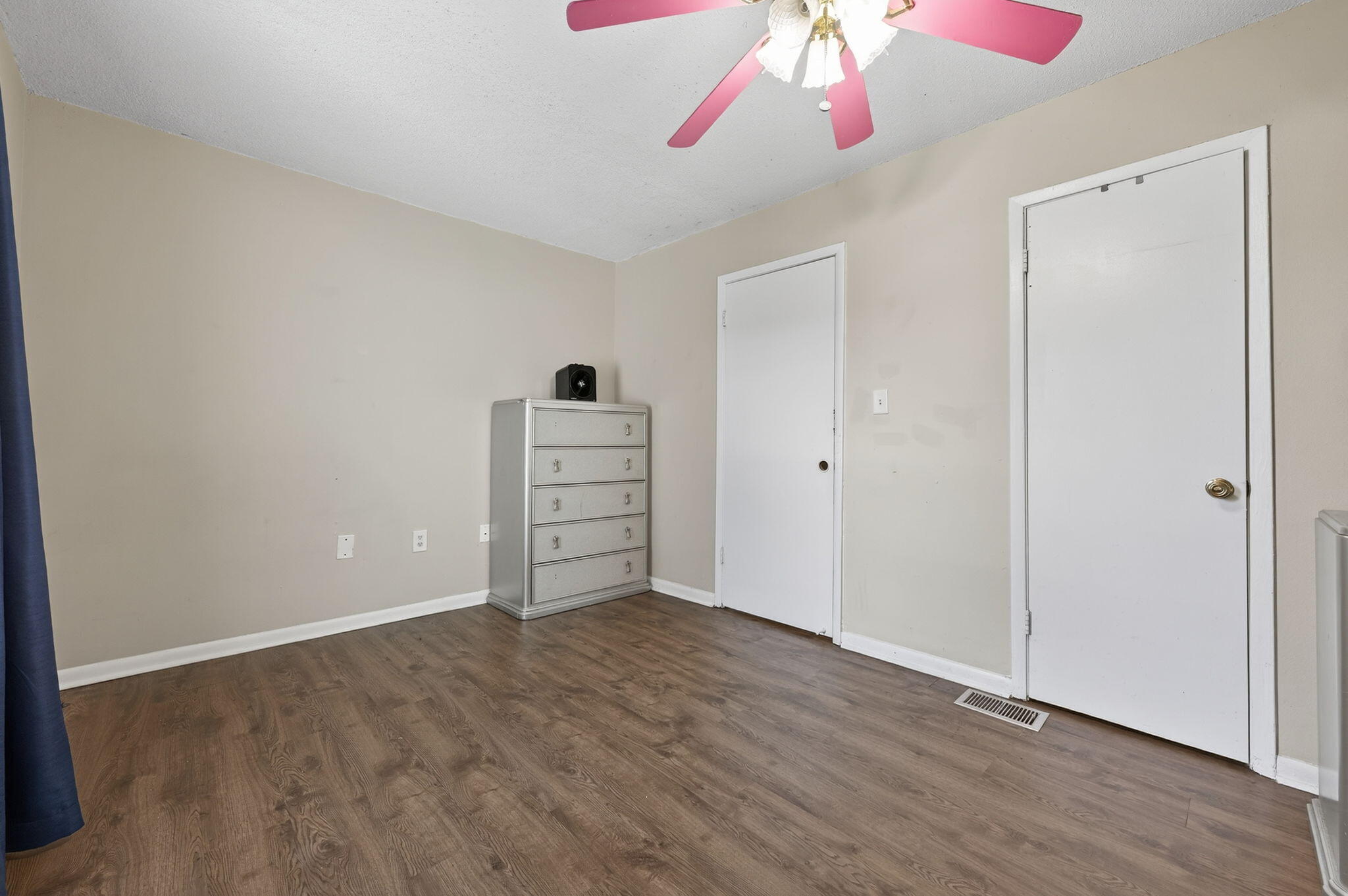 VIKING MANOR PH 1 - Residential