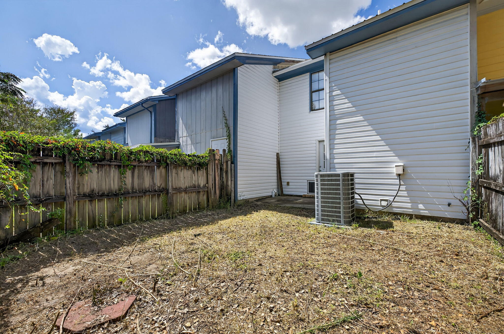 VIKING MANOR PH 1 - Residential