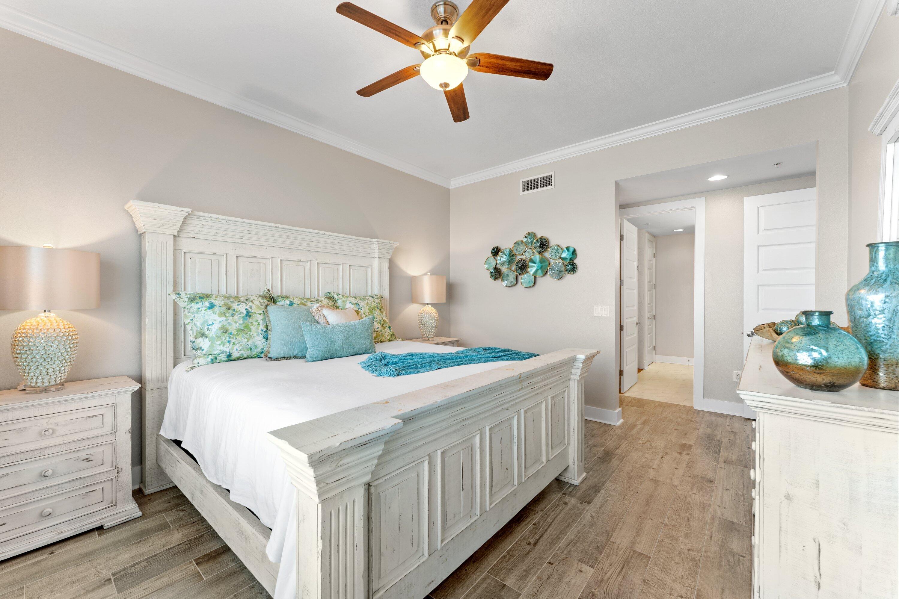 HARBOR LIGHTS - Residential