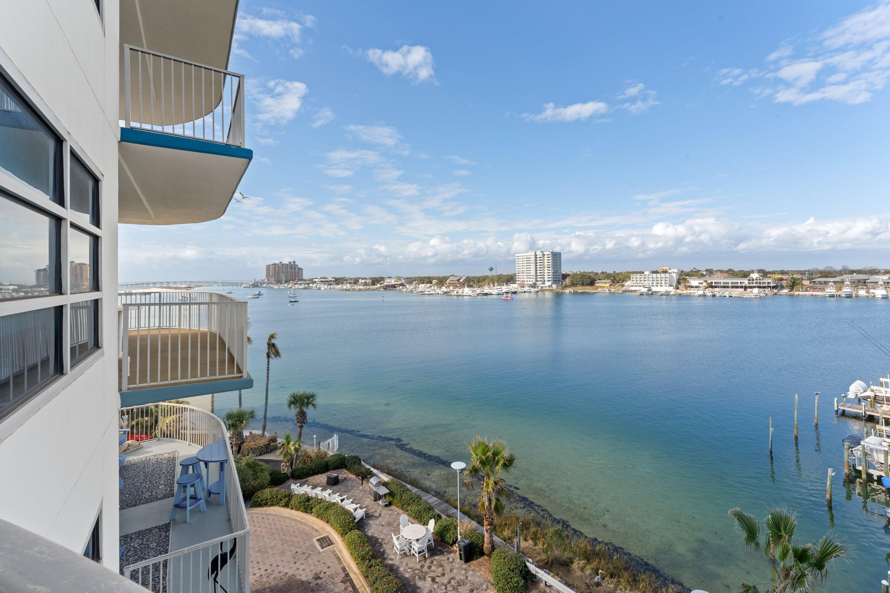 HARBOR LIGHTS - Residential