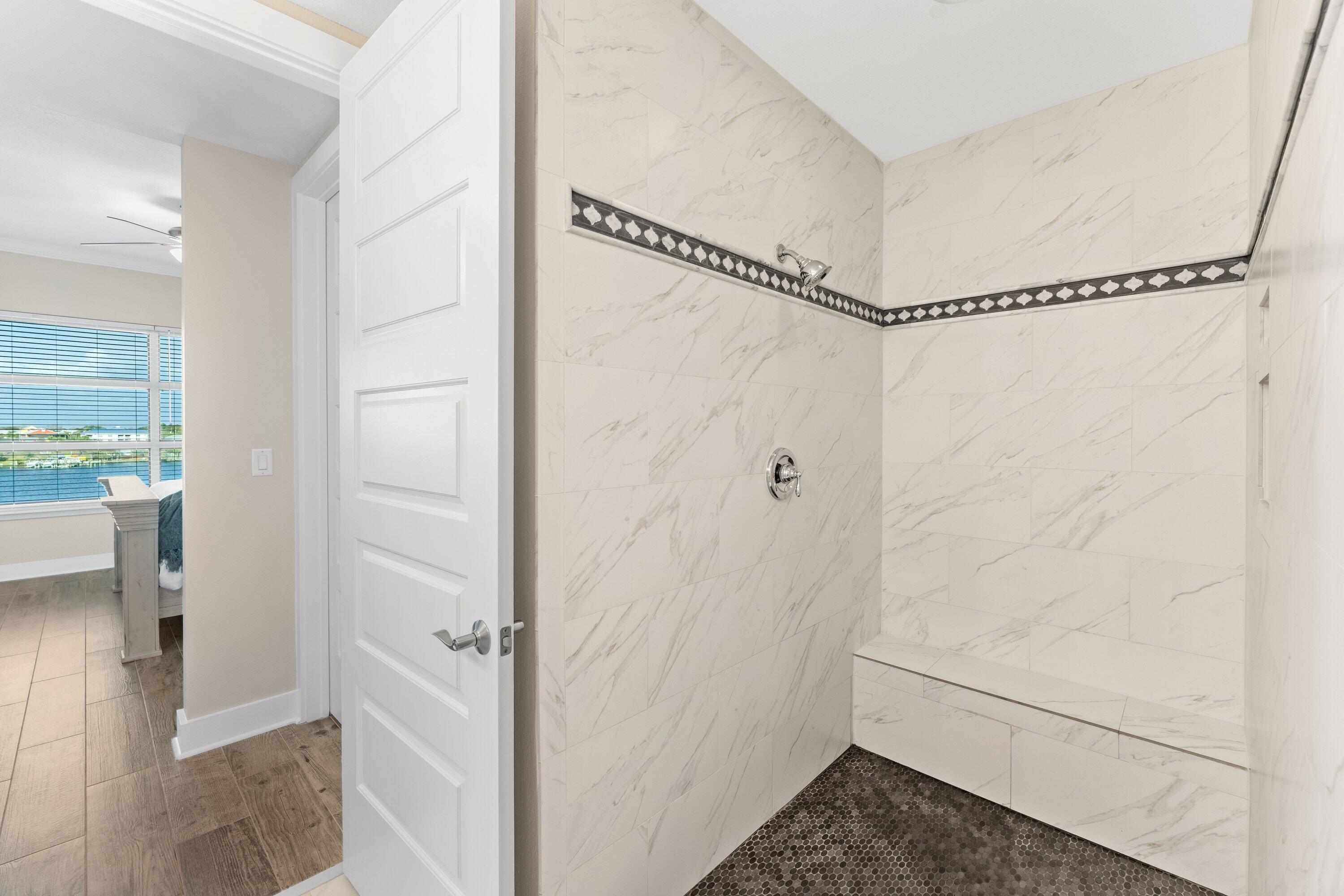 HARBOR LIGHTS - Residential