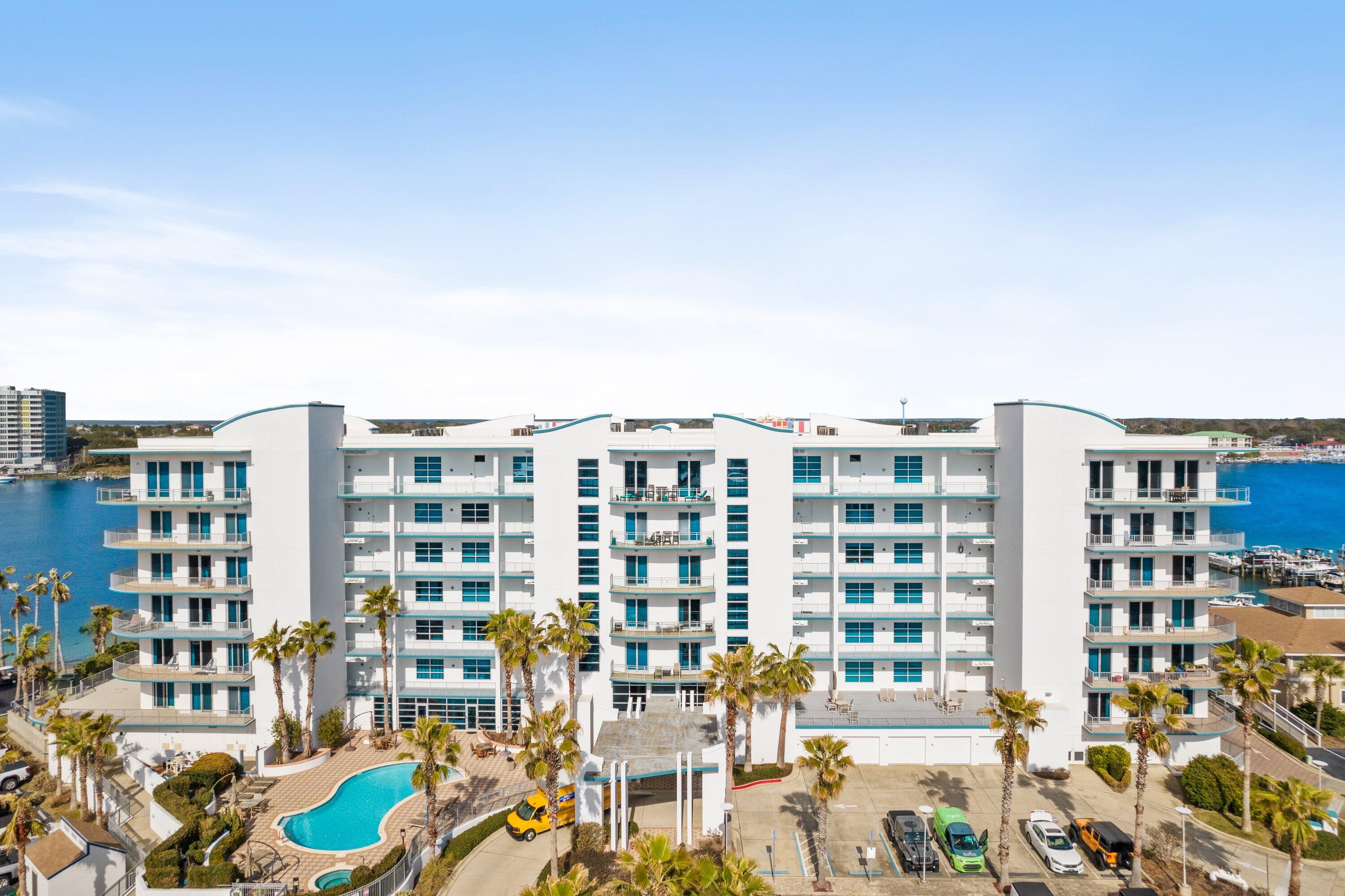 HARBOR LIGHTS - Residential