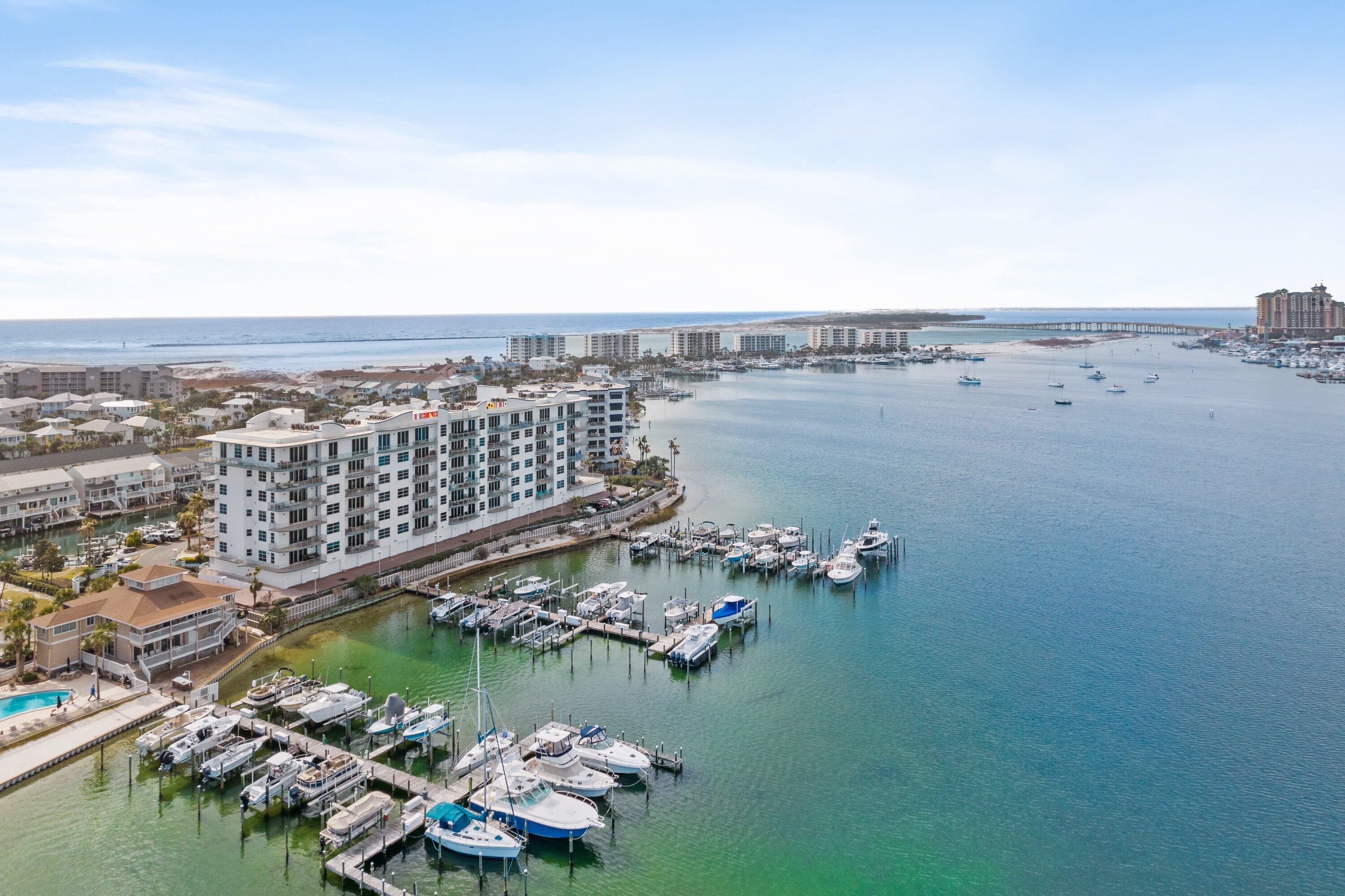 HARBOR LIGHTS - Residential