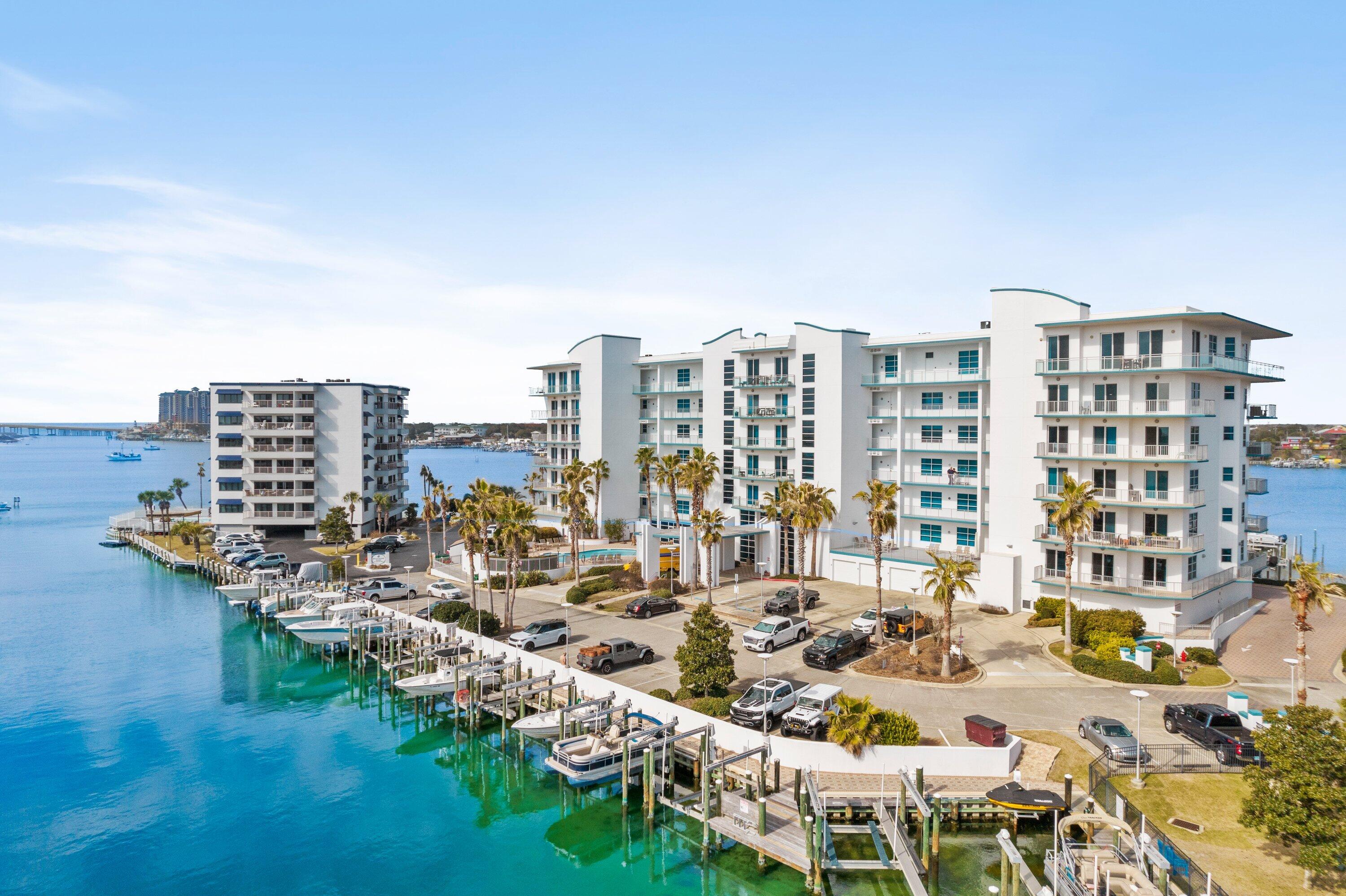 HARBOR LIGHTS - Residential