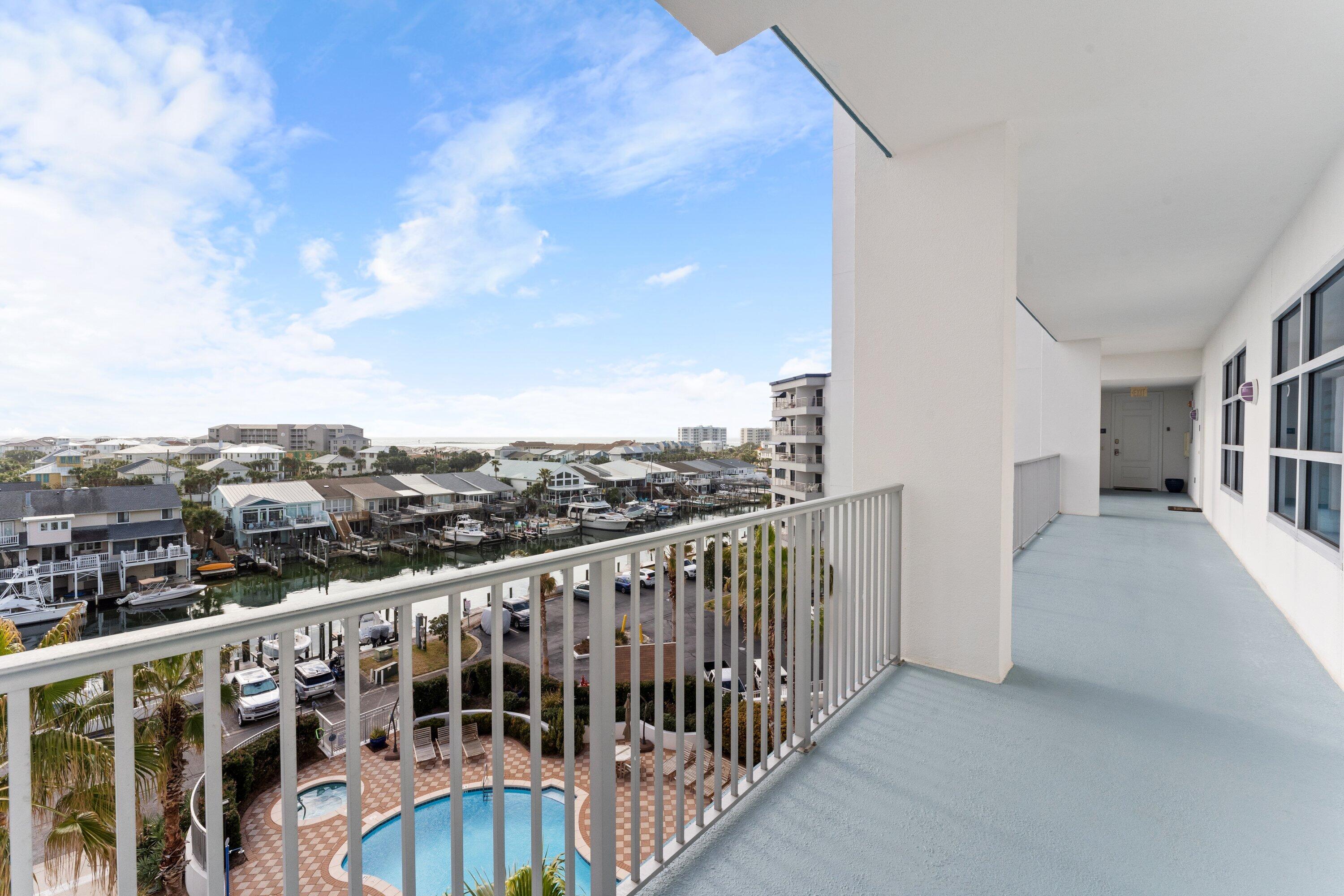 HARBOR LIGHTS - Residential