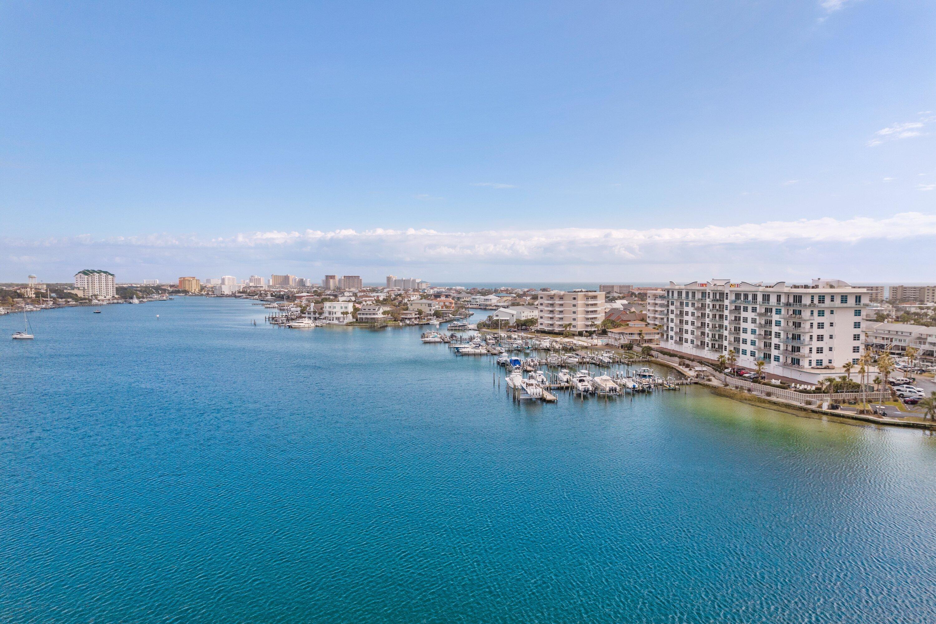 HARBOR LIGHTS - Residential