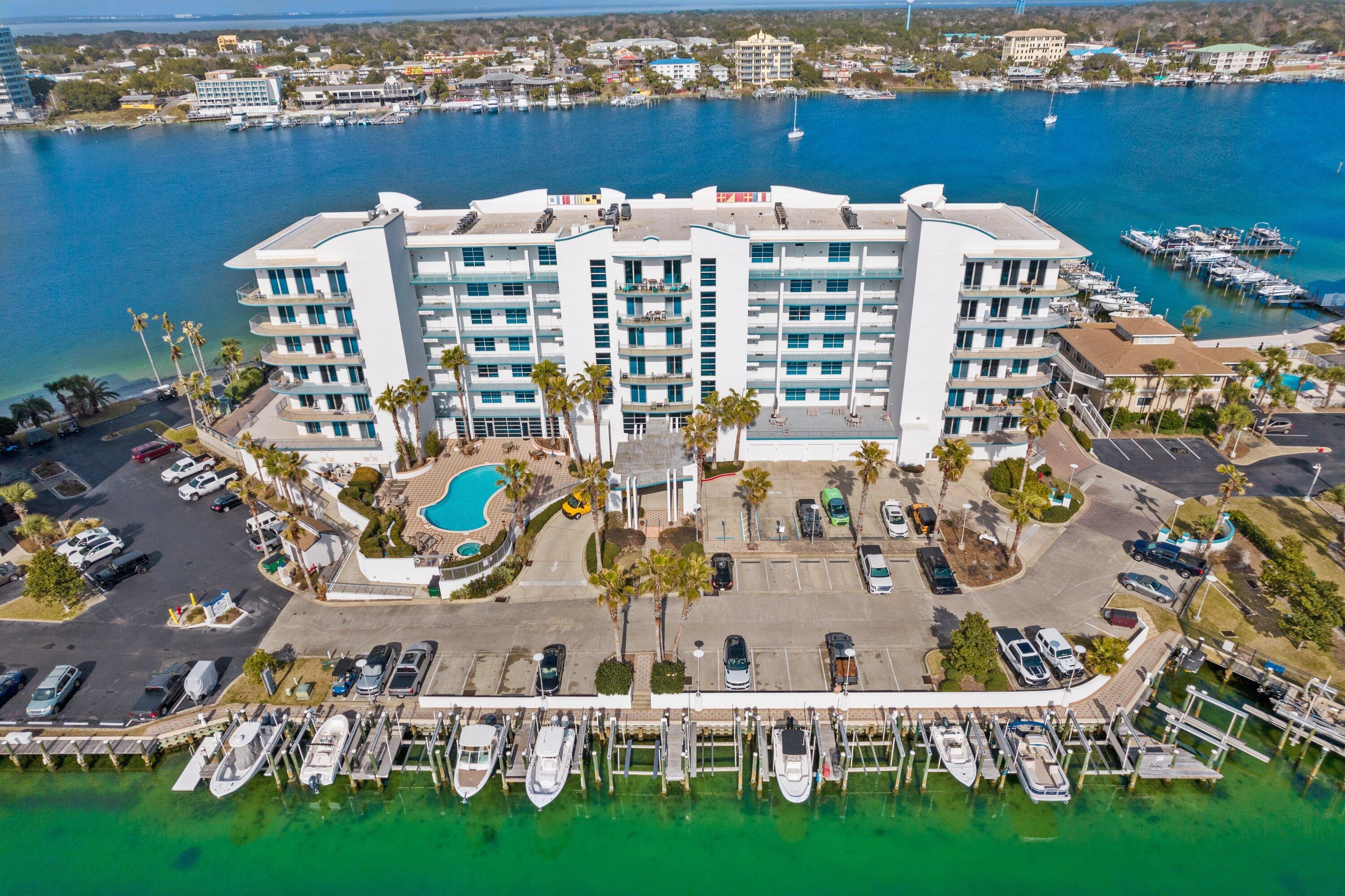 HARBOR LIGHTS - Residential