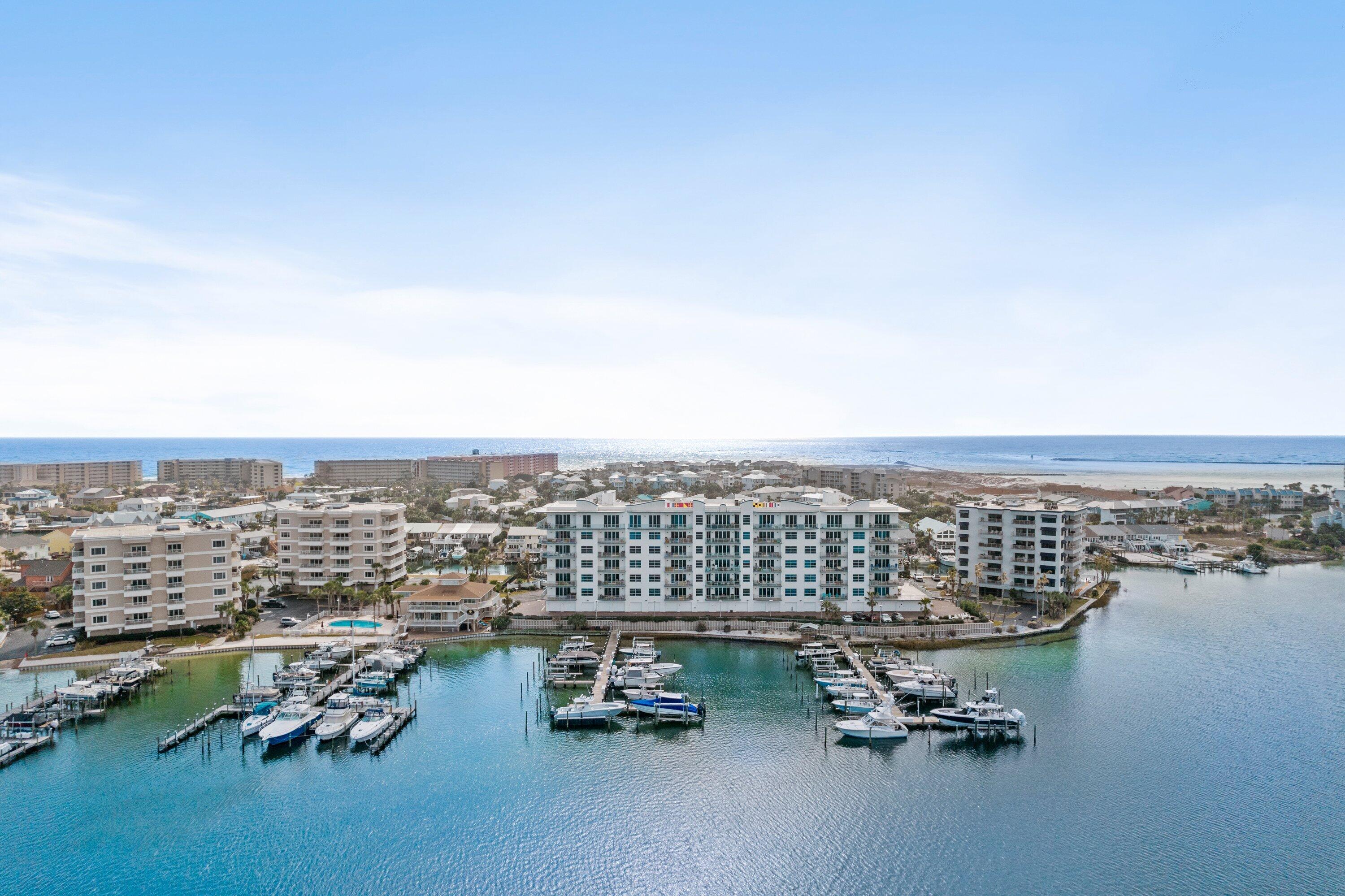 HARBOR LIGHTS - Residential