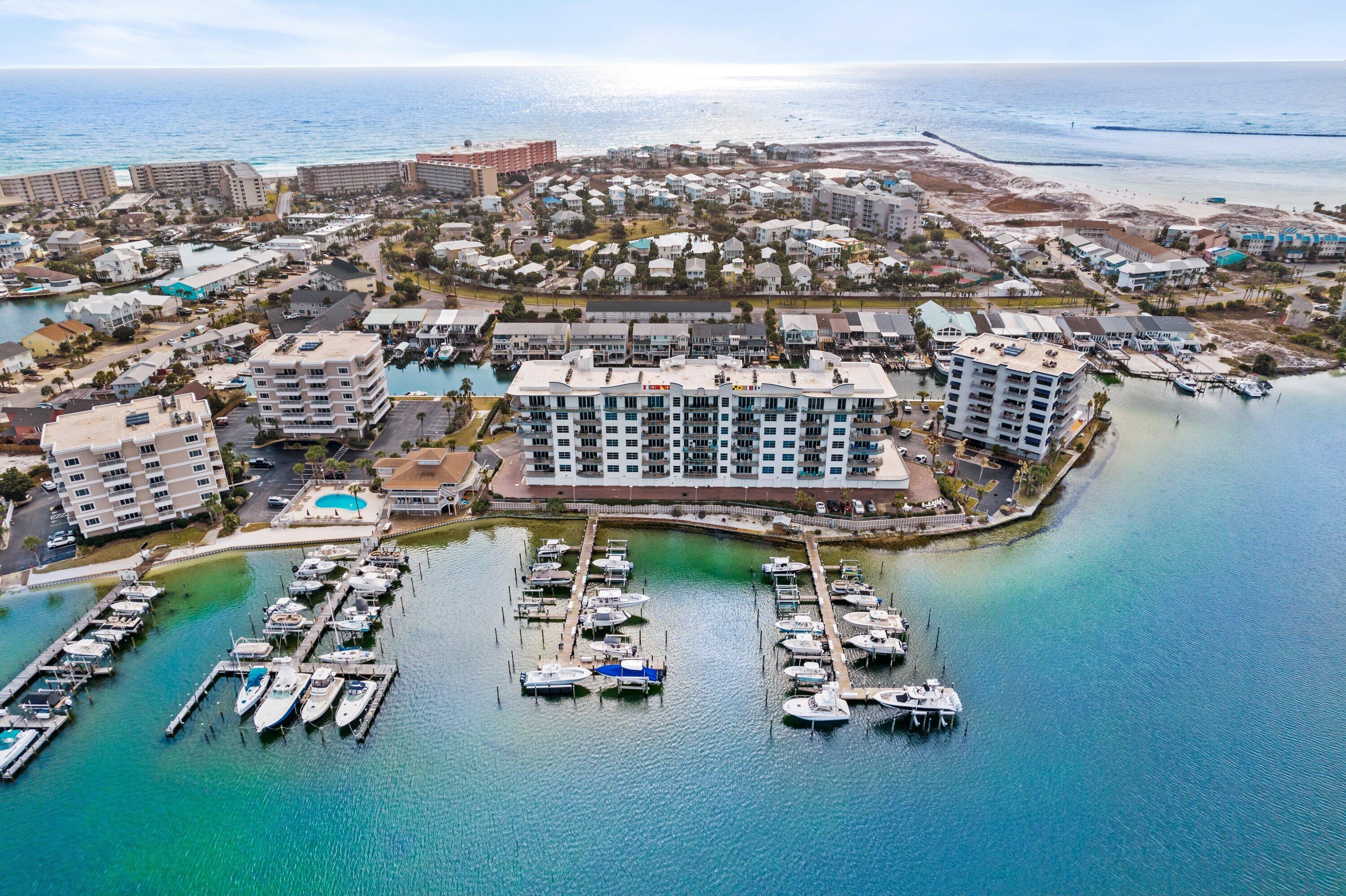 HARBOR LIGHTS - Residential