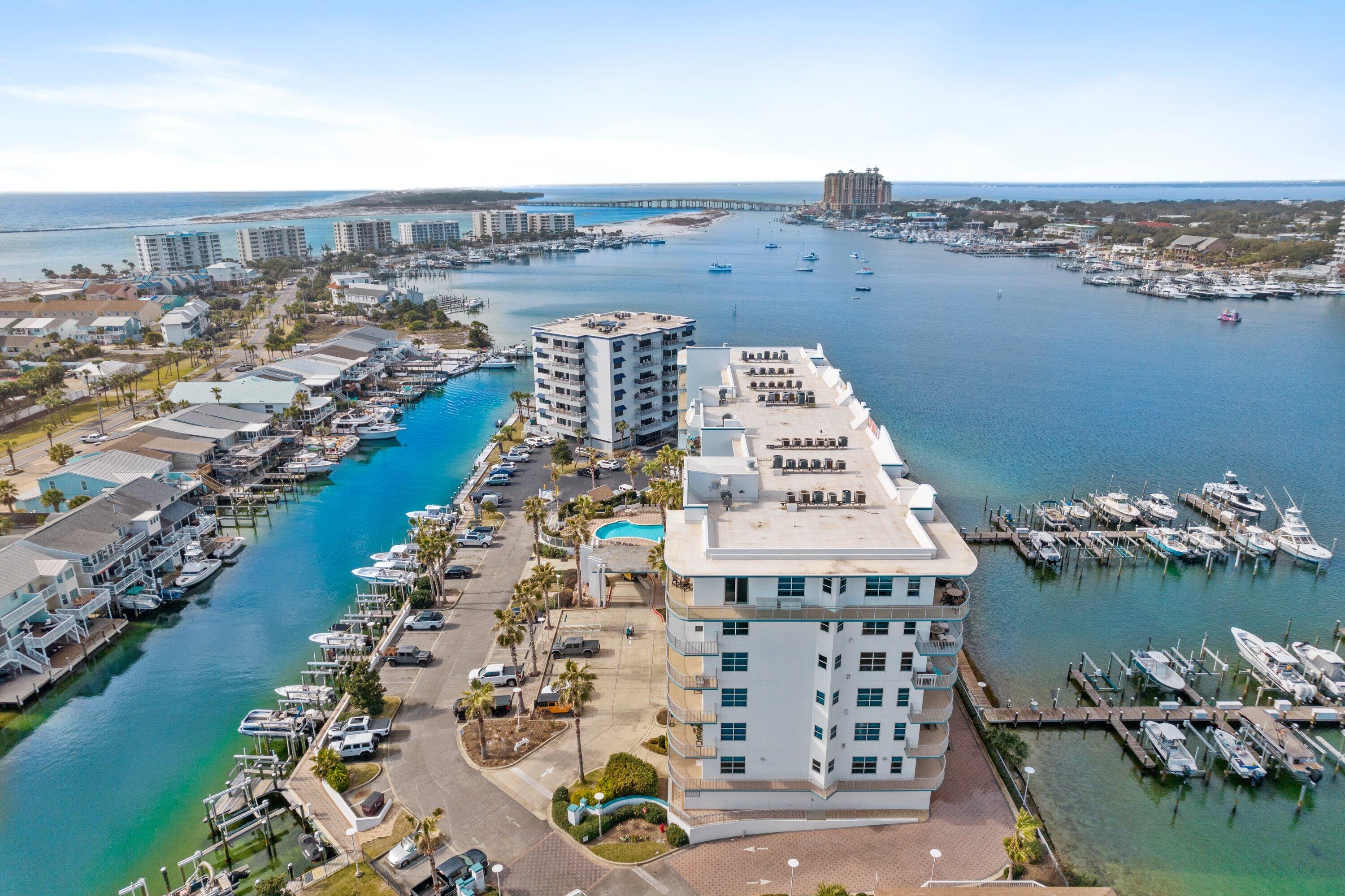 HARBOR LIGHTS - Residential