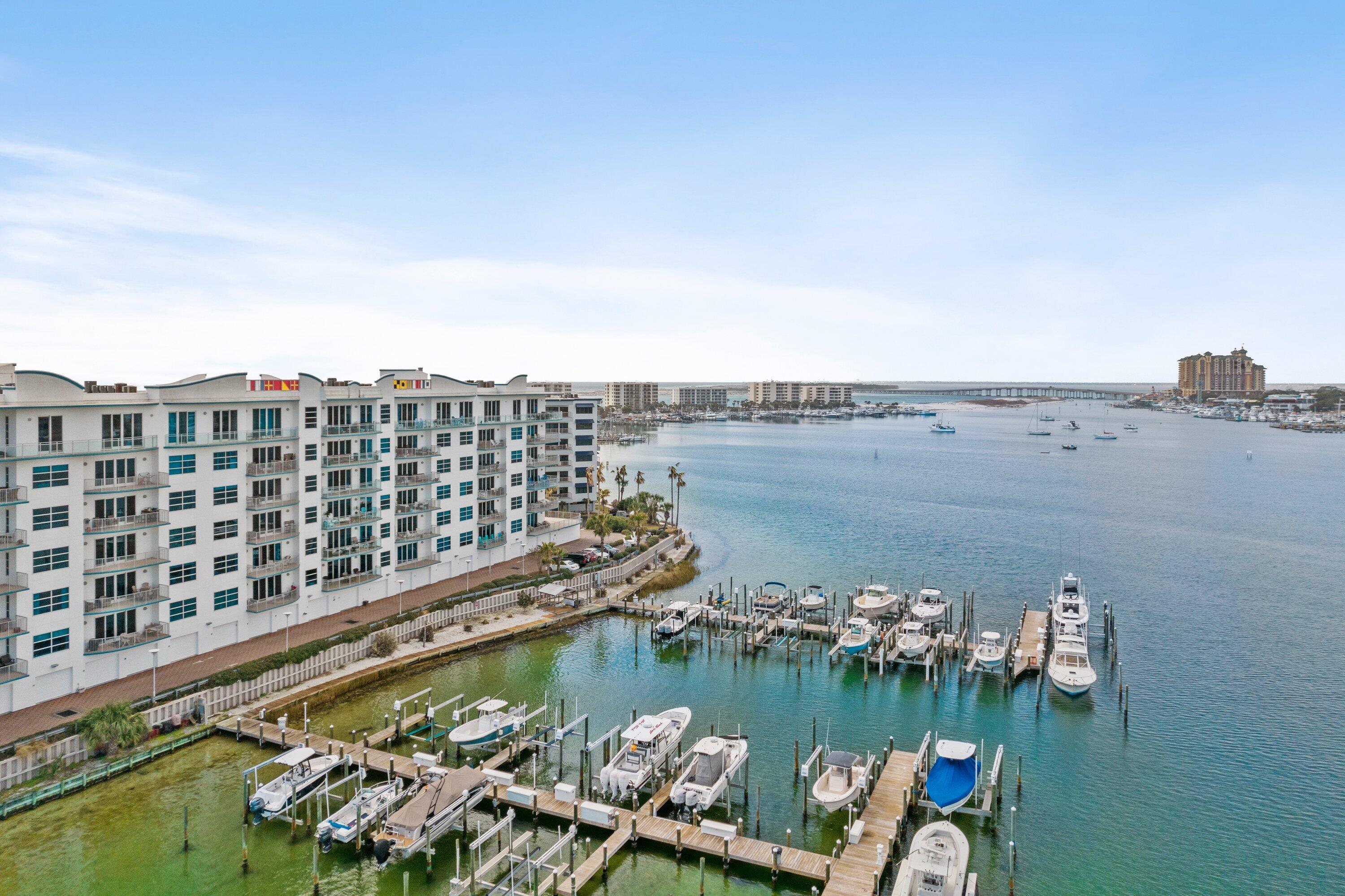 HARBOR LIGHTS - Residential