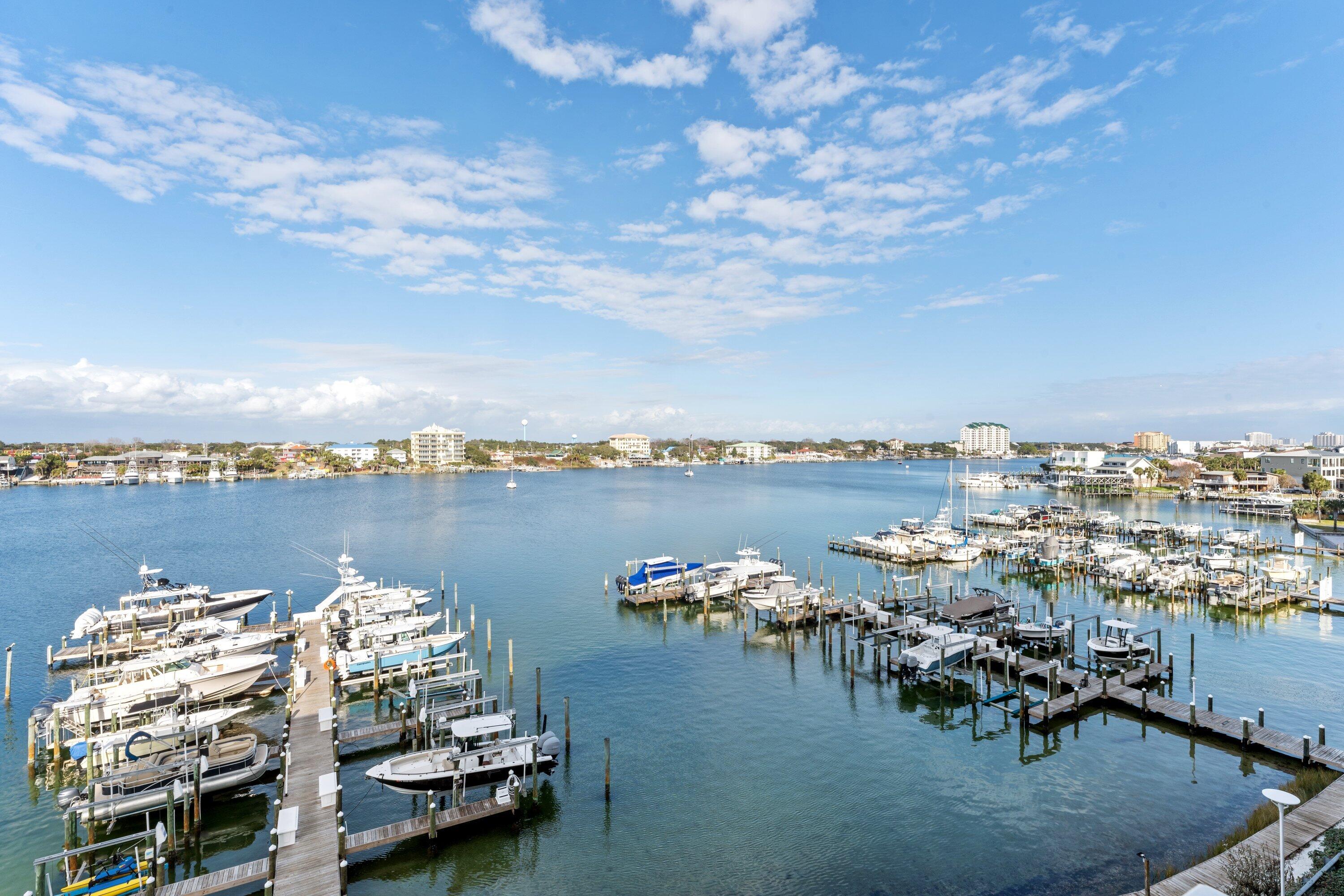 HARBOR LIGHTS - Residential