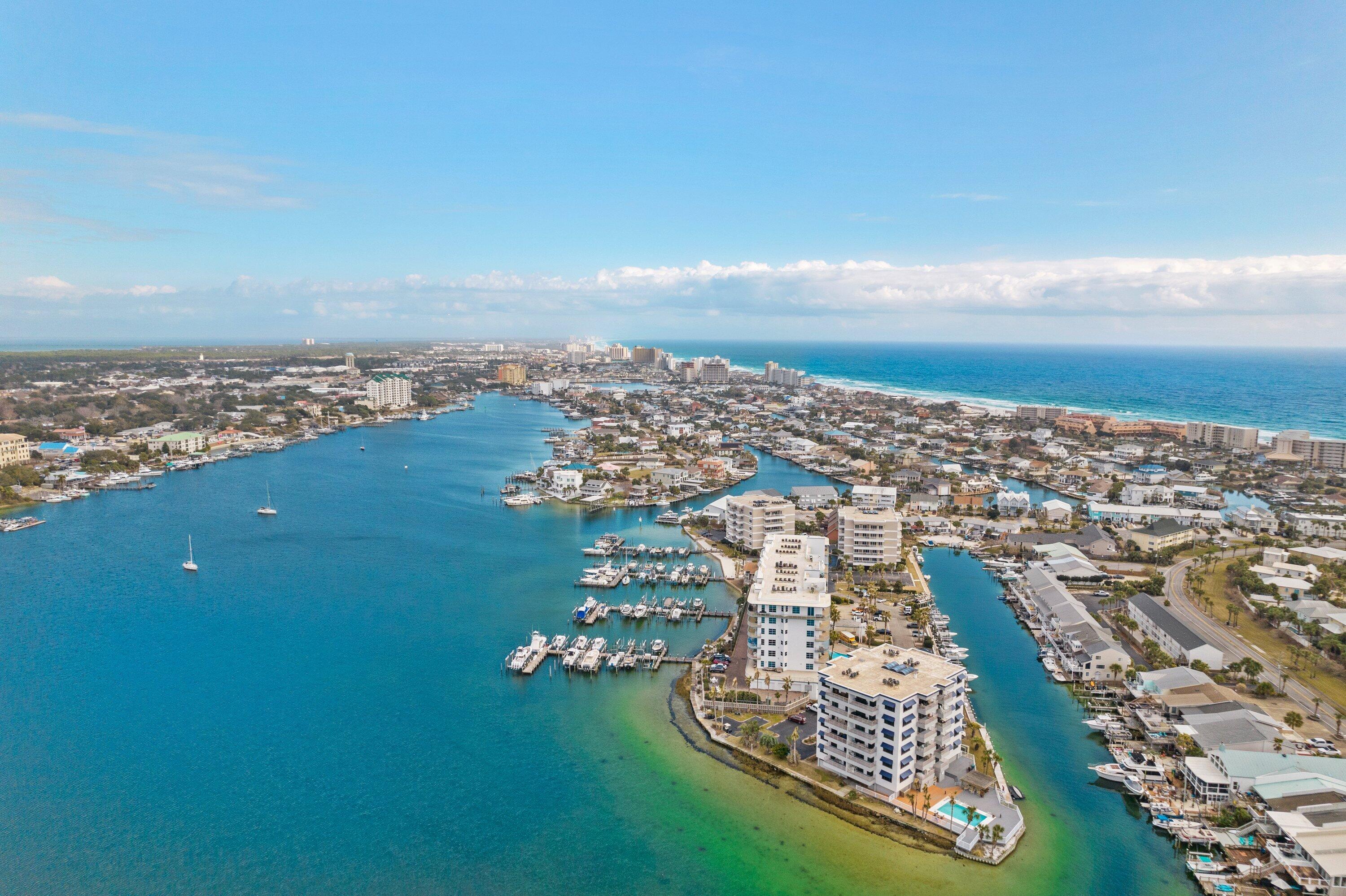 HARBOR LIGHTS - Residential