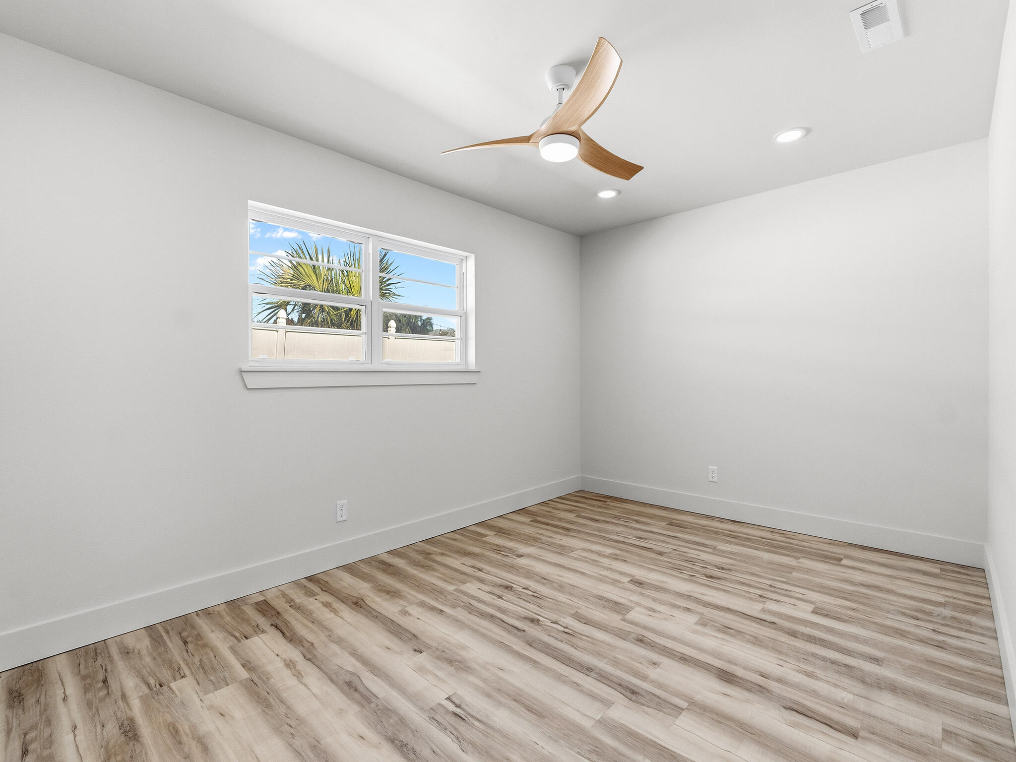 HOLIDAY BEACH UNIT 01 - Residential