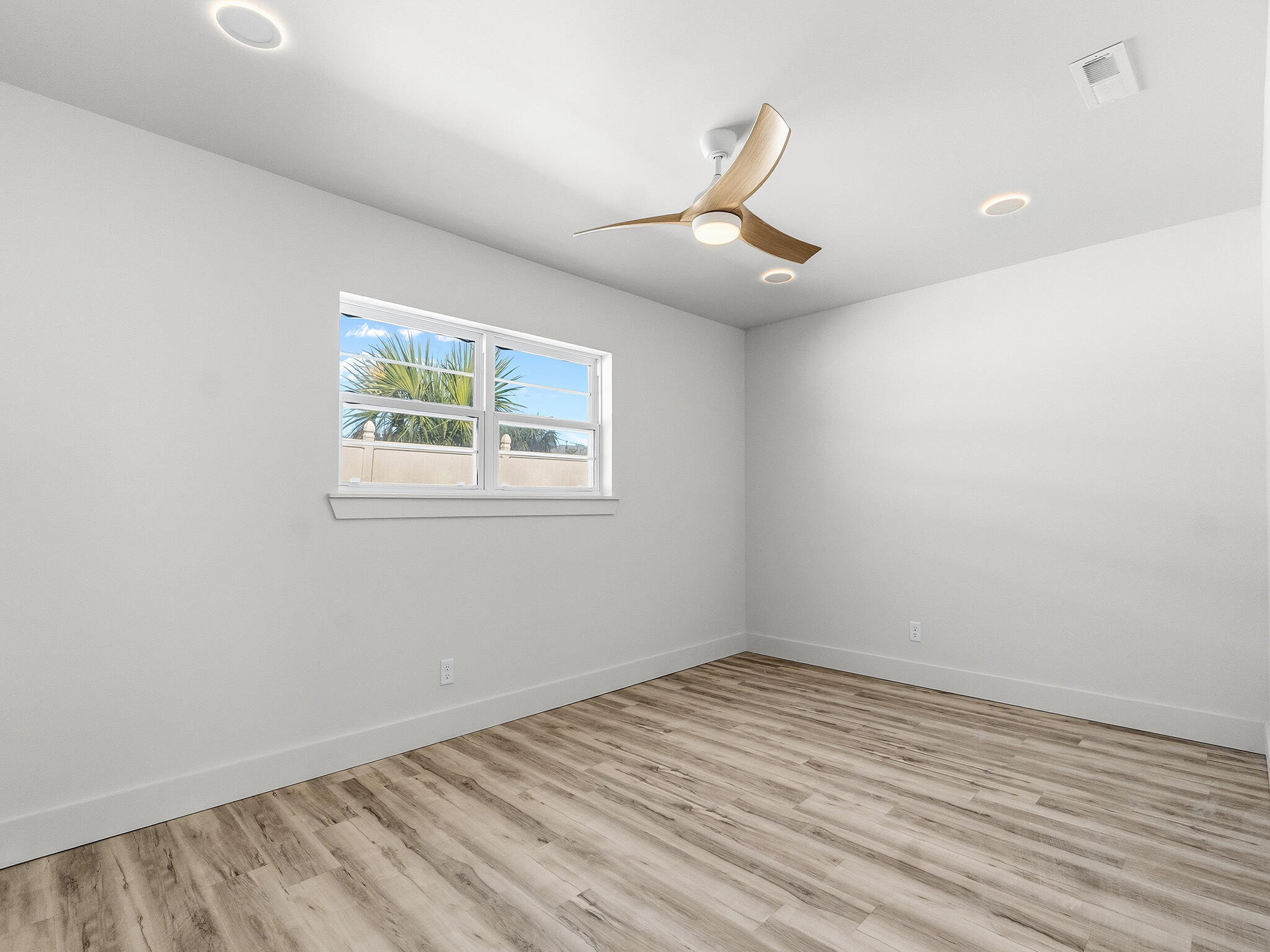 HOLIDAY BEACH UNIT 01 - Residential