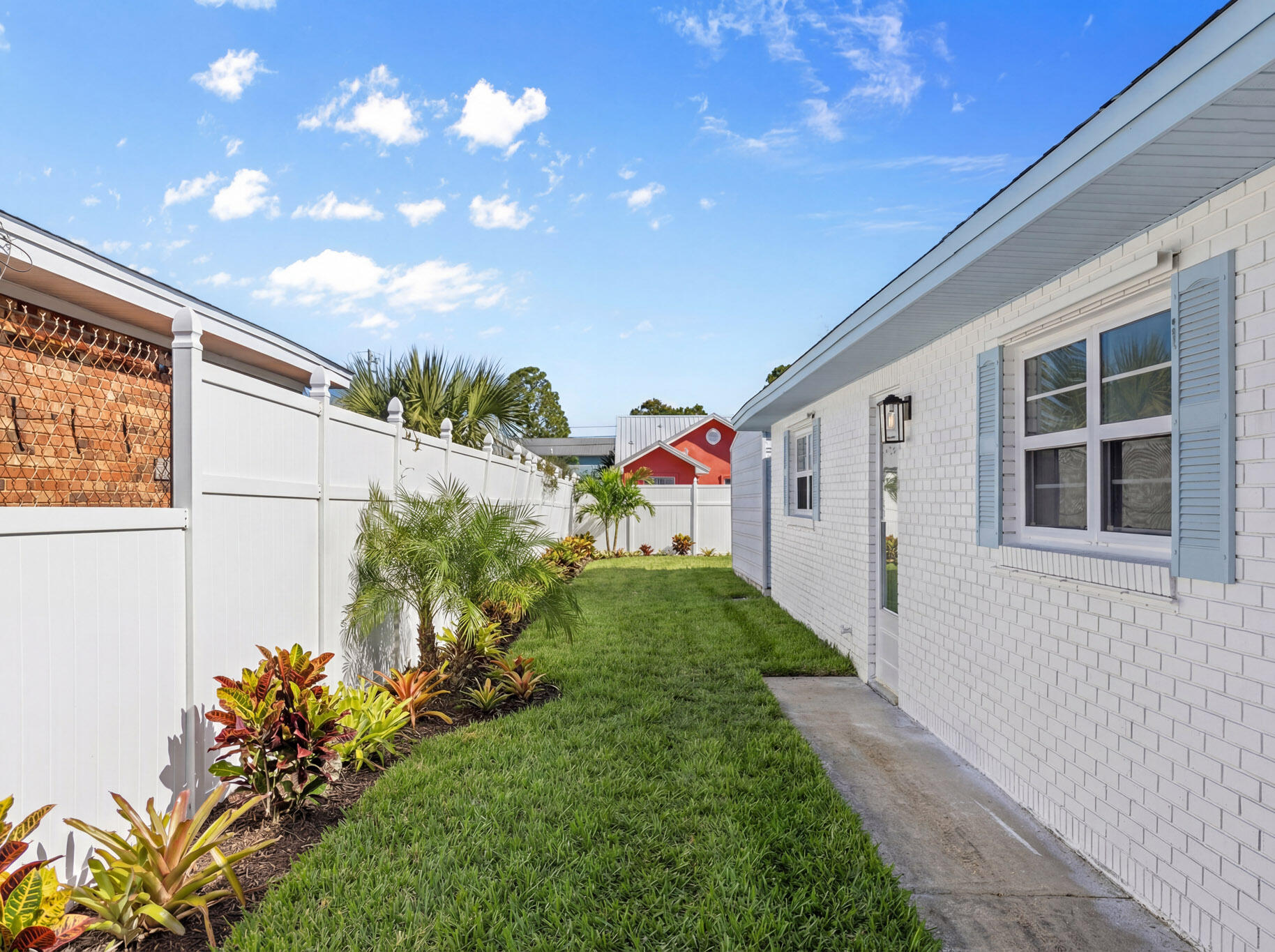 HOLIDAY BEACH UNIT 01 - Residential