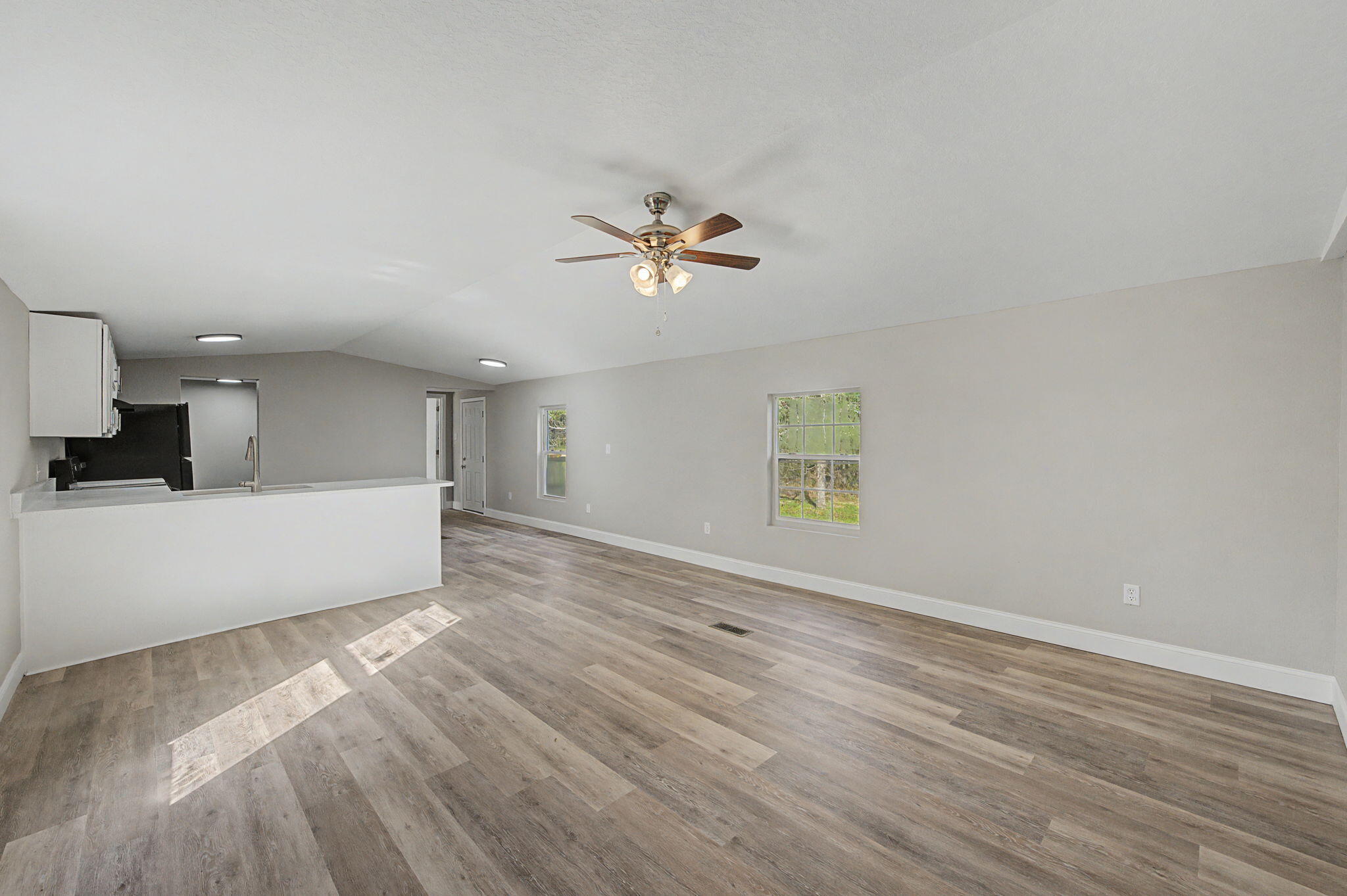 Juniper lakes estates unit 6 - Residential Lease