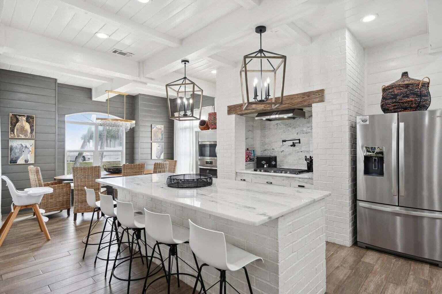 CRYSTAL BEACH - Residential