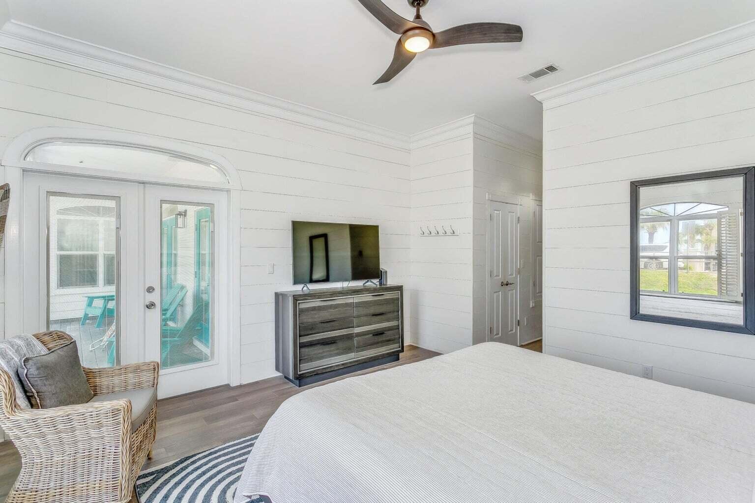 CRYSTAL BEACH - Residential