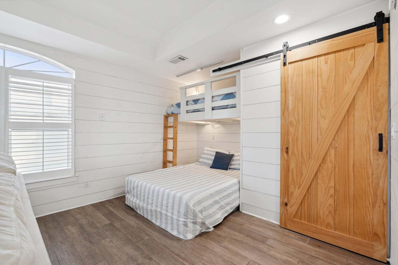 CRYSTAL BEACH - Residential
